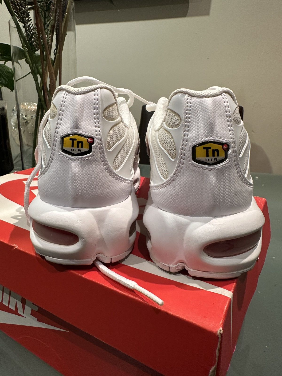 Nike Nike Air Max Plus TN WHITE GREY CRIMSON US 9 Size US 9 / EU 42 - 3 Thumbnail