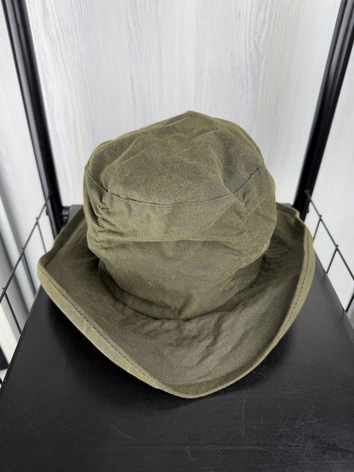 Barbour waxed cotton khaki green bucket hat size M