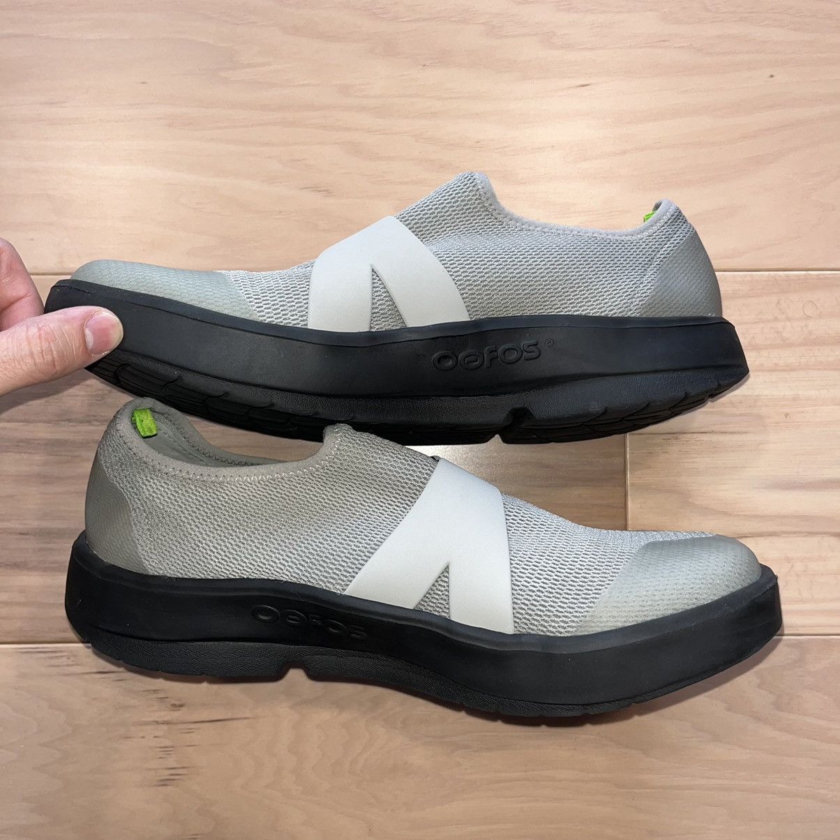 Other OOFOS OOmg Men’s Size 10 Gray Black Fibre Low Slip On Size US 10 / EU 43 - 3 Thumbnail
