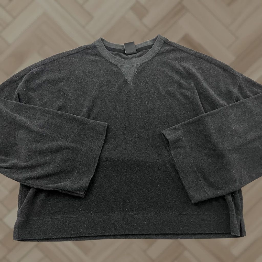 Nike Nike Dri-FIT Pullover Crewneck Crop Sweatshirt Women's XL Gray Size XL / US 12-14 / IT 48-50 - 1 Thumbnail