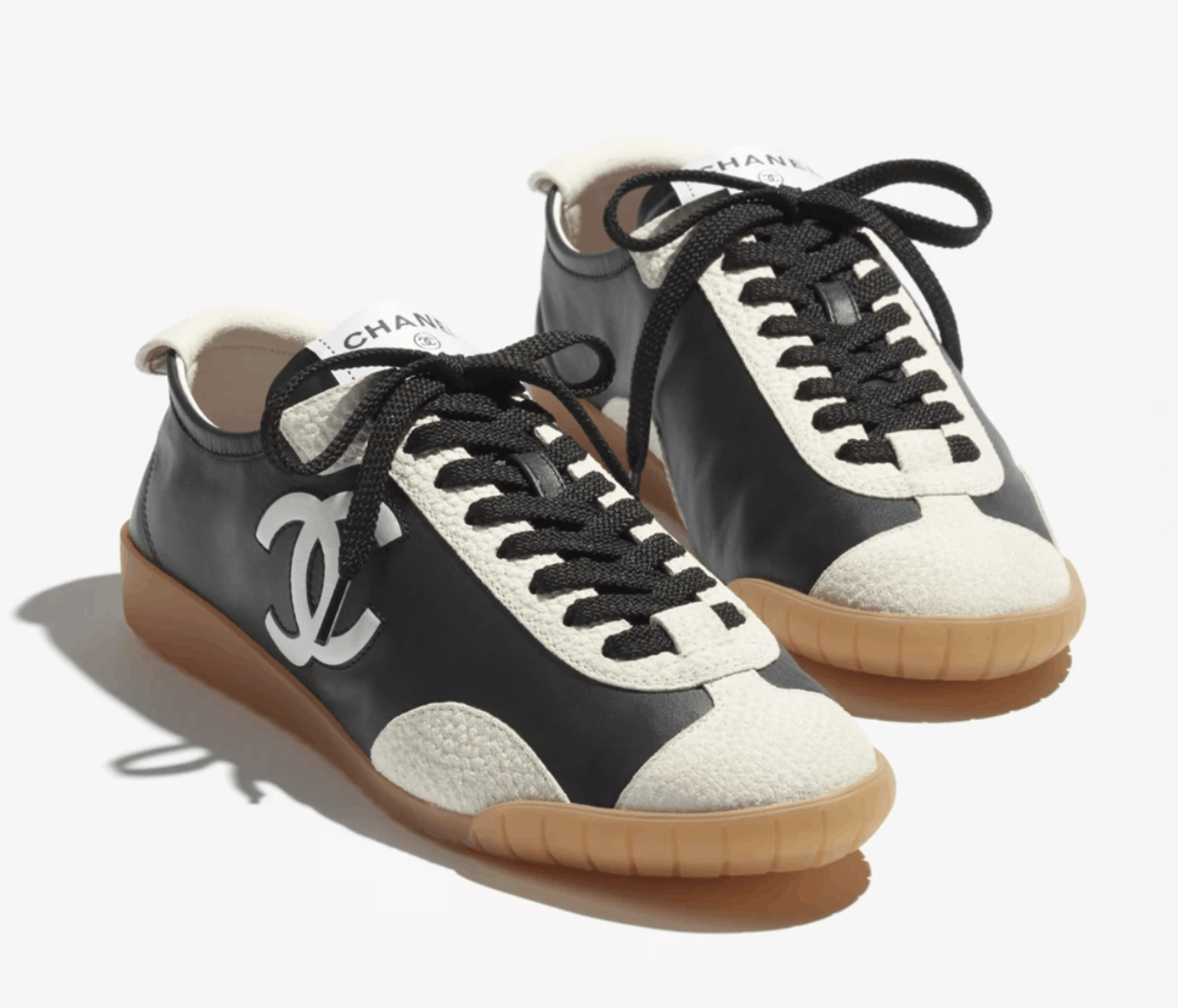 Chanel 26P White Leather Suede CC Logo Runner Trainer Sneaker 39 Size US 9 / IT 39 - 3 Thumbnail