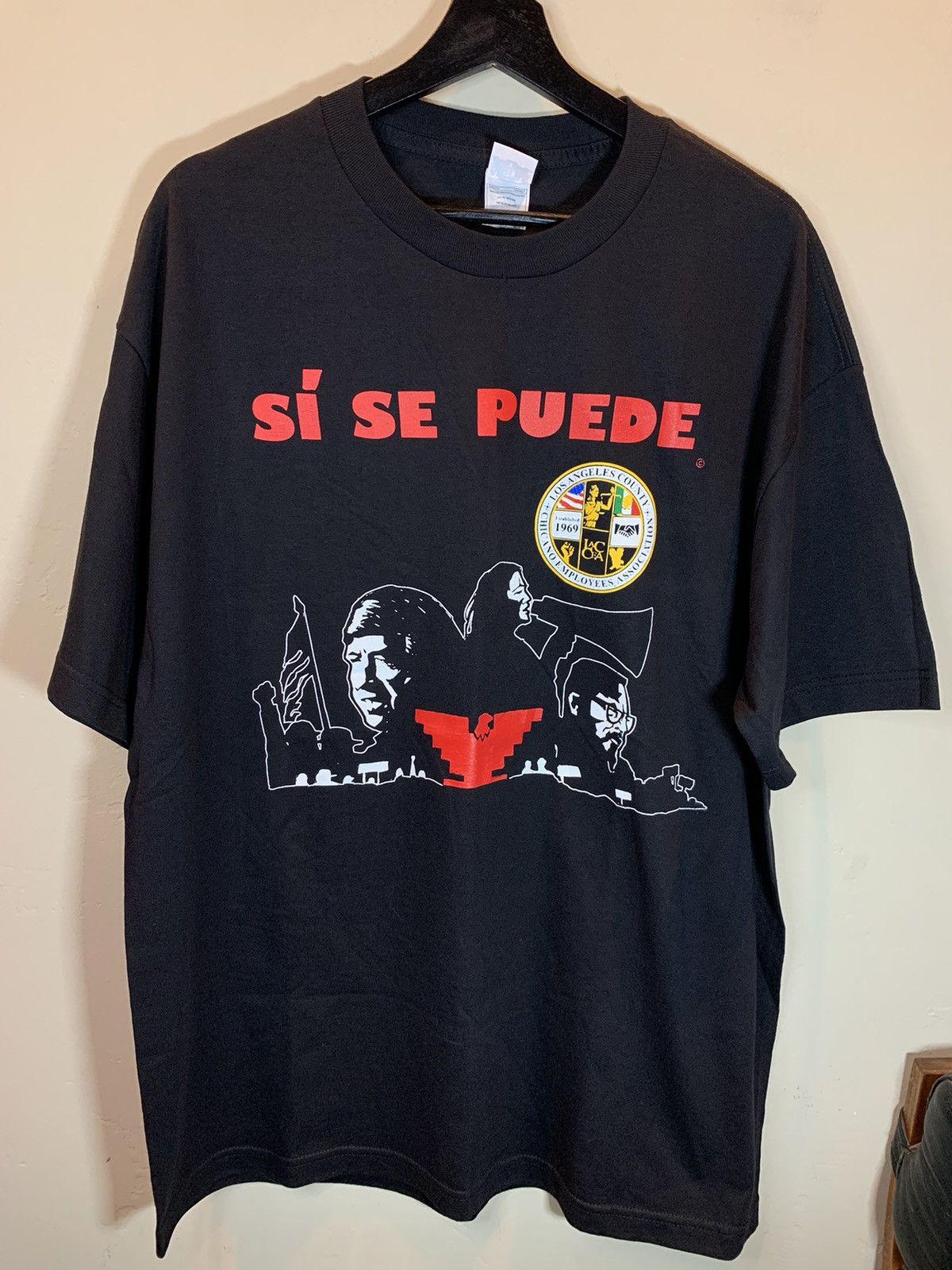 Vintage RARE Vintage Sí Se Puede Workers Union Chicano Art T-Shirt Size US XL / EU 56 / 4 - 1 Thumbnail