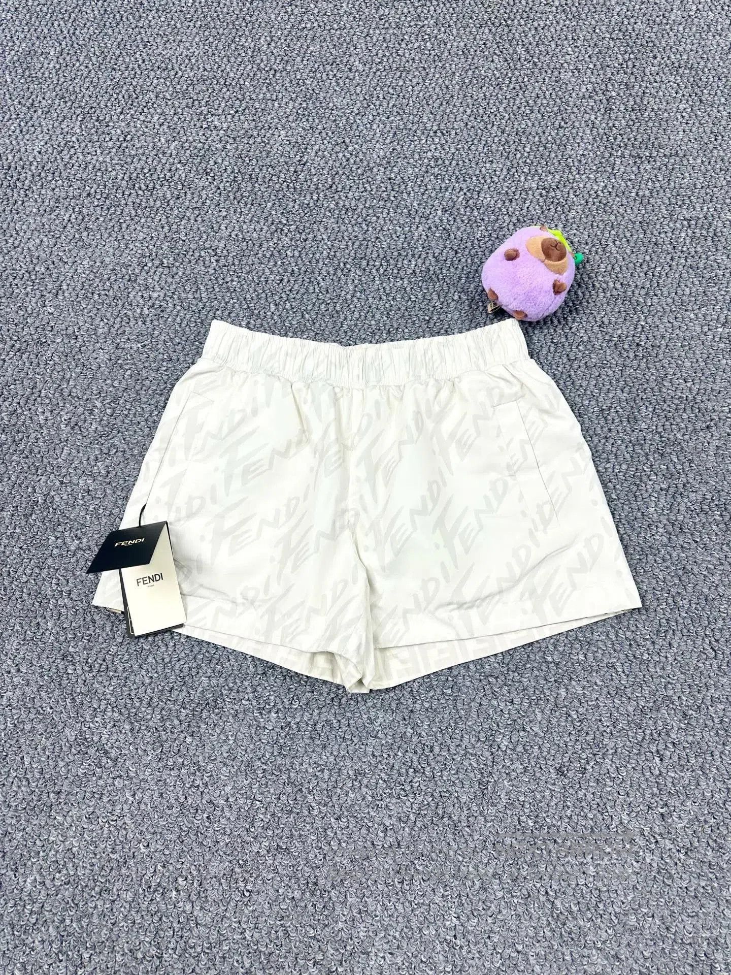 Fendi Fendi White All. Size 33" - 3 Thumbnail