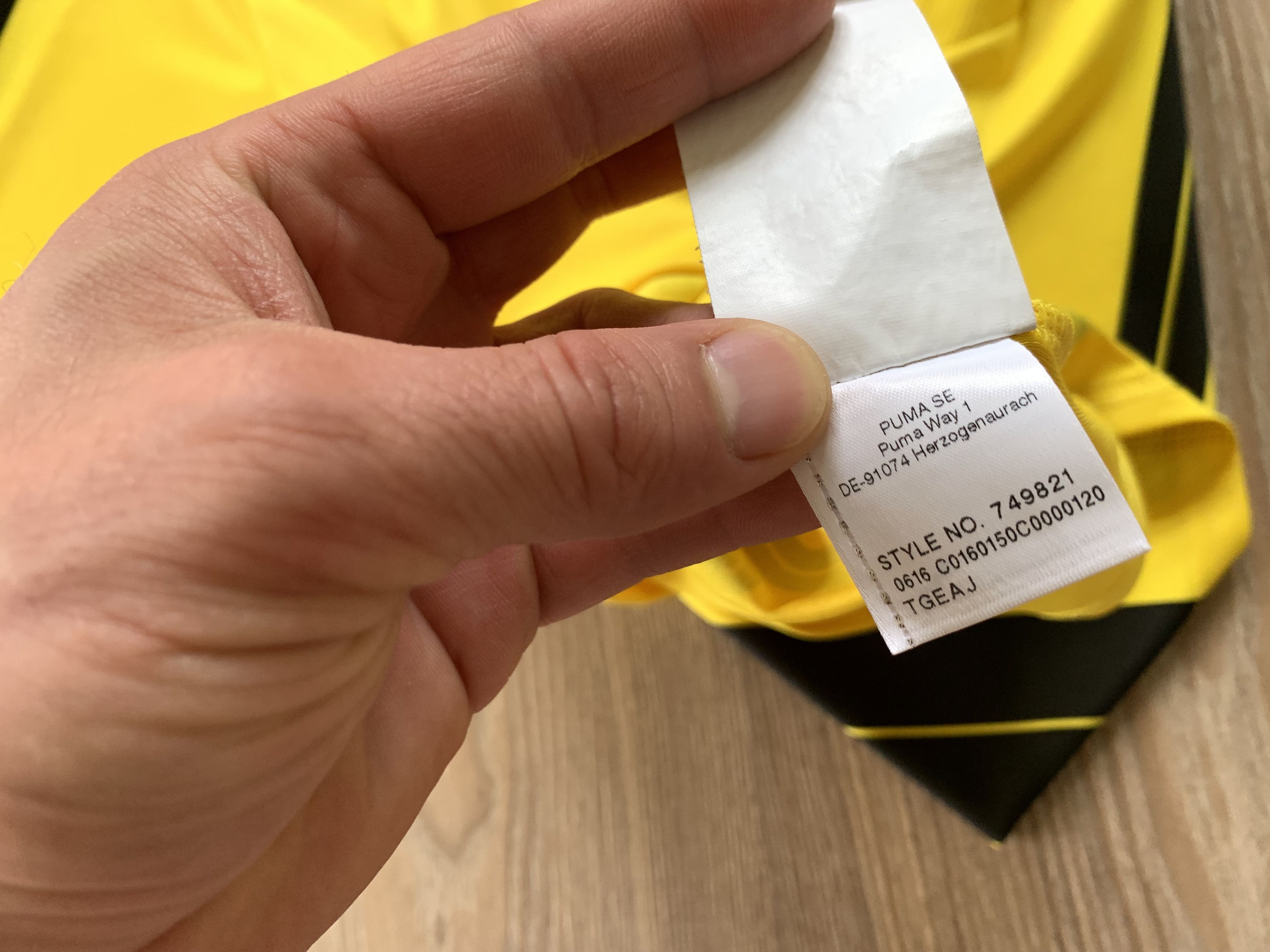 Puma × Vintage Vintage Puma Borussia Dortmund Home Shirt Size US M / EU 48-50 / 2 - 9 Thumbnail