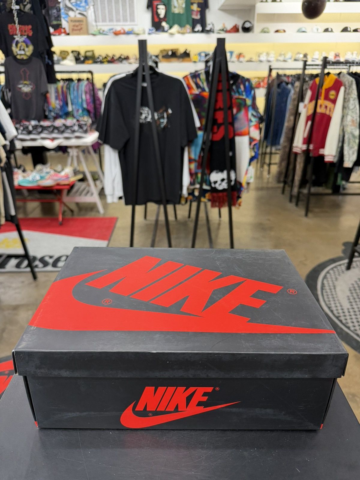 Jordan Brand Air Jordan 1 Low Chicago Size 8 (2025) Size US 8 / EU 41 - 14 Thumbnail
