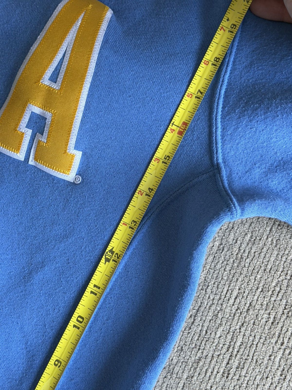 Russell Athletic Vintage UCLA crew neck Size US M / EU 48-50 / 2 - 3 Thumbnail