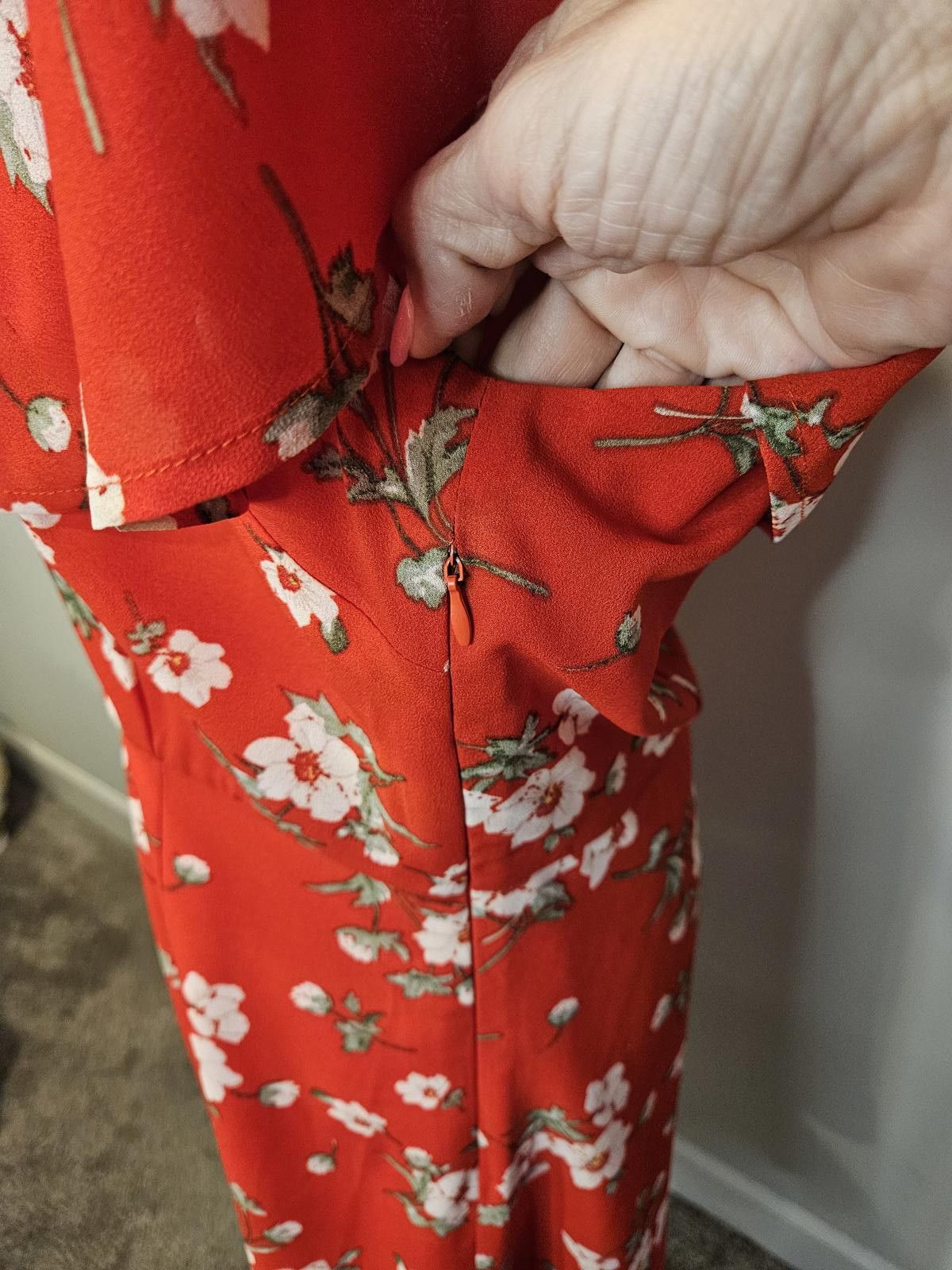 Fabric Brand & Co. Fab'rik Red Floral Dress with Flowy Sleeves Size L / US 10 / IT 46 - 3 Thumbnail