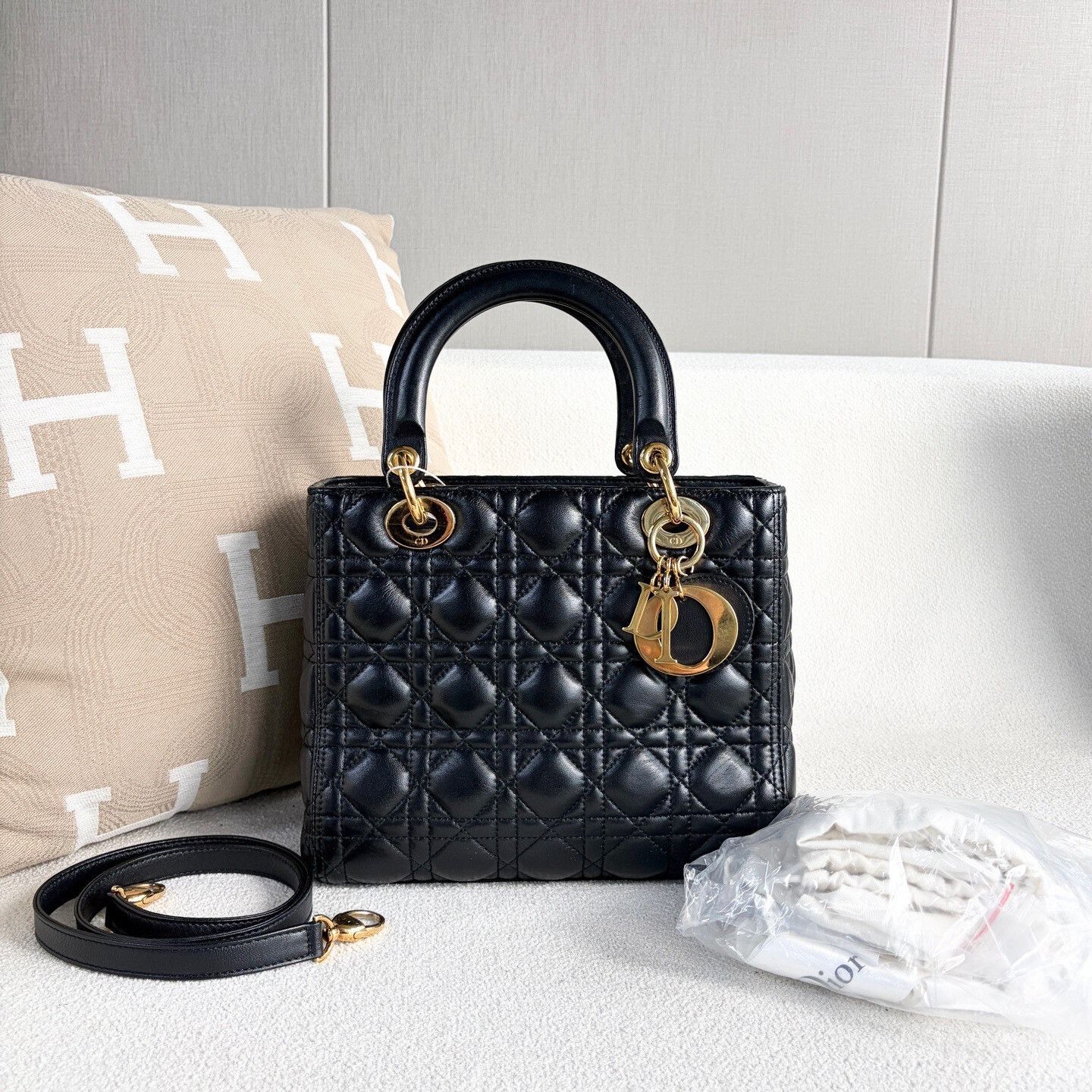 Dior Pre-loved Bag Very good condition Size ONE SIZE - 1 Thumbnail