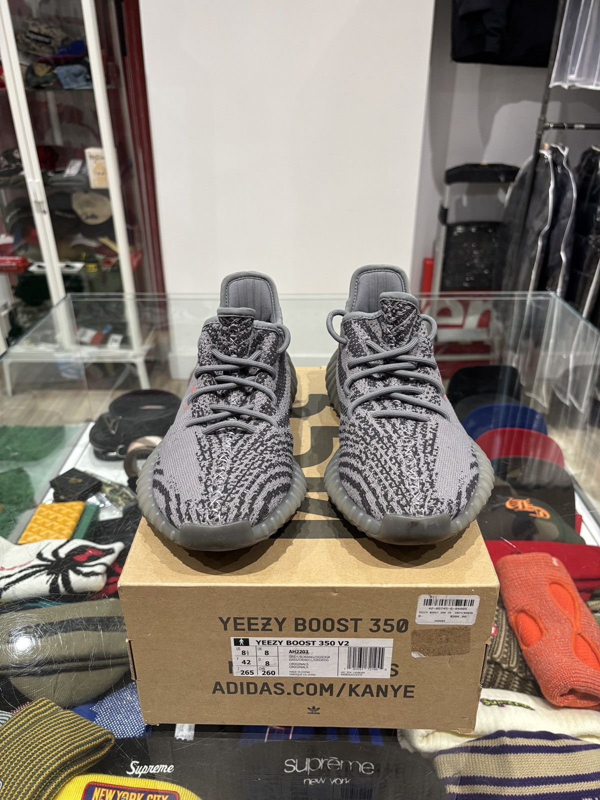 Yeezy Yeezy Boost 350 V2 Beluga 2.0 Size: 8.5 Size US 8.5 / EU 41-42 - 3 Thumbnail