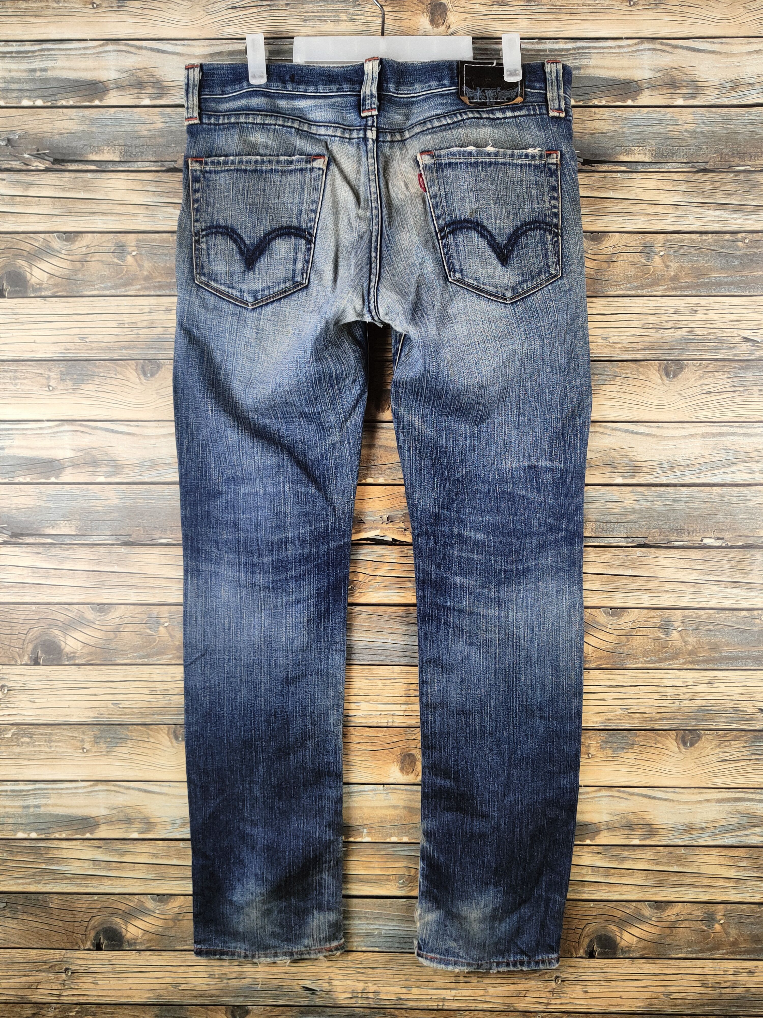 Levi's DL Levi's Dark Blue Distressed Ripped Jeans #46-823 Size US 33 - 7 Thumbnail