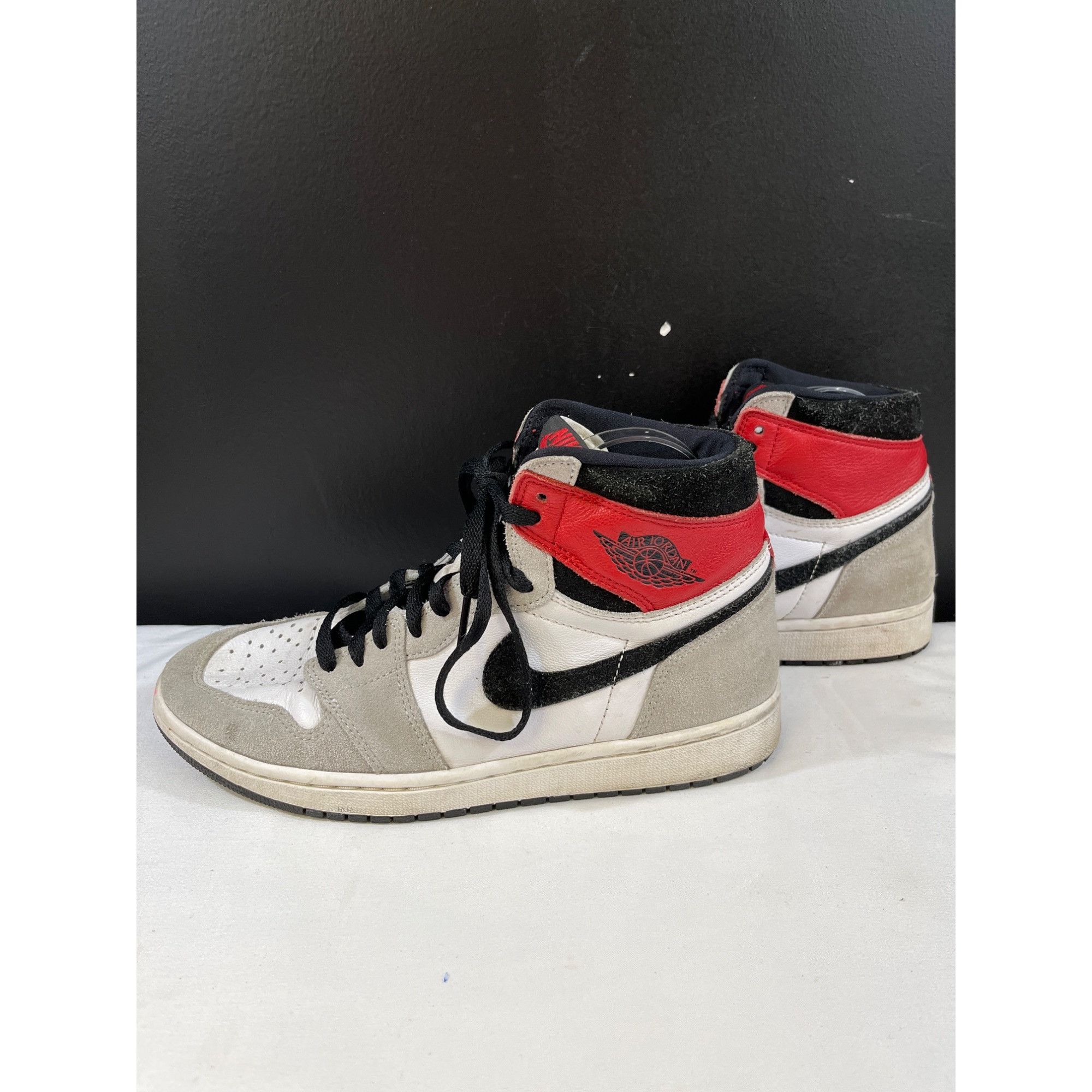 Nike Nike Air Jordan 1 Retro High OG Mens Grey Sneakers Size 8.5 Size US 8.5 / EU 41-42 - 5 Thumbnail