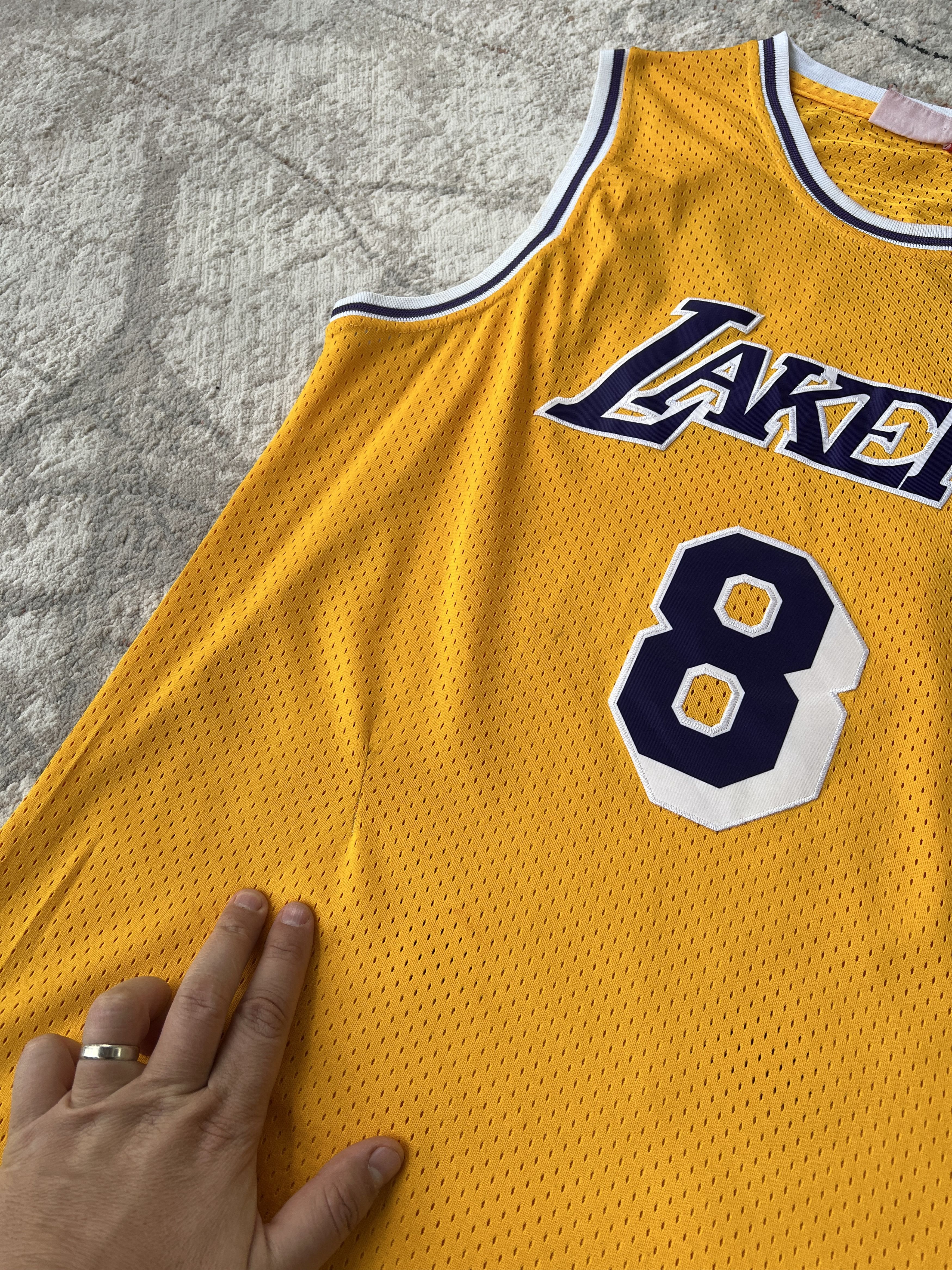 Mitchell & Ness Lakers Kobe Bryant 8 Mitchell & Ness NBA Jersey Size US XL / EU 56 / 4 - 4 Thumbnail