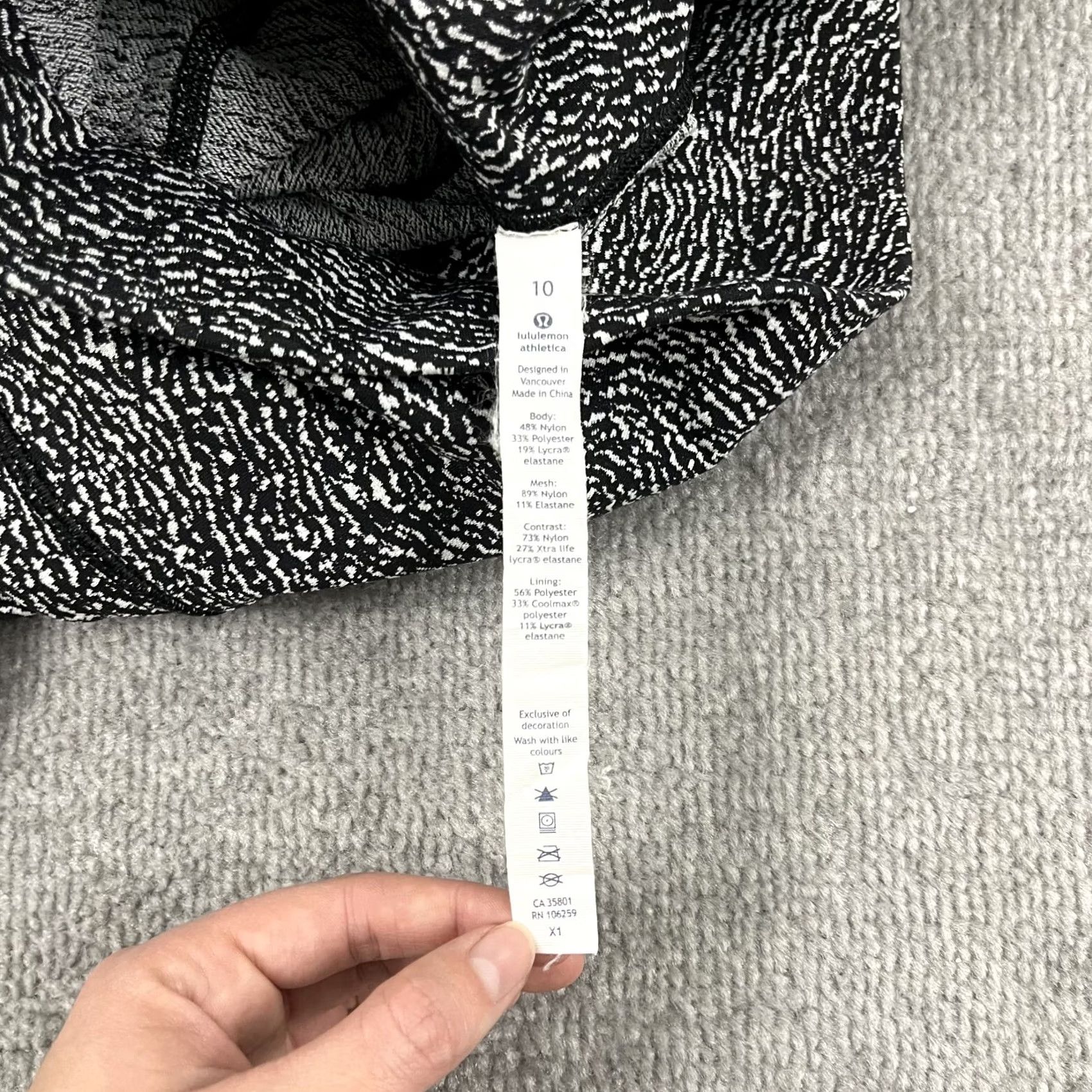 Lululemon Lululemon Wunder Under Crop Womens 10 High Rise Luon Ripple Jacquard Leggings Black Geometric Size 32" / US 10 / IT 46 - 3 Thumbnail