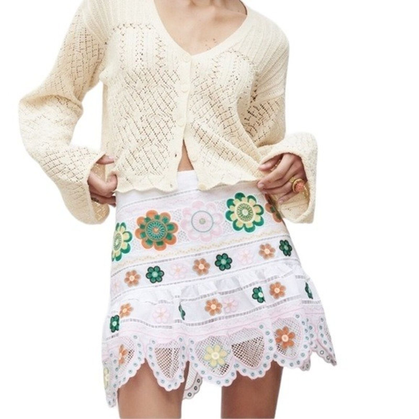 Zara Zara White Embroidered Floral Scalloped Crochet XS A001646 Size 24" / US 00 / IT 34 - 1 Thumbnail