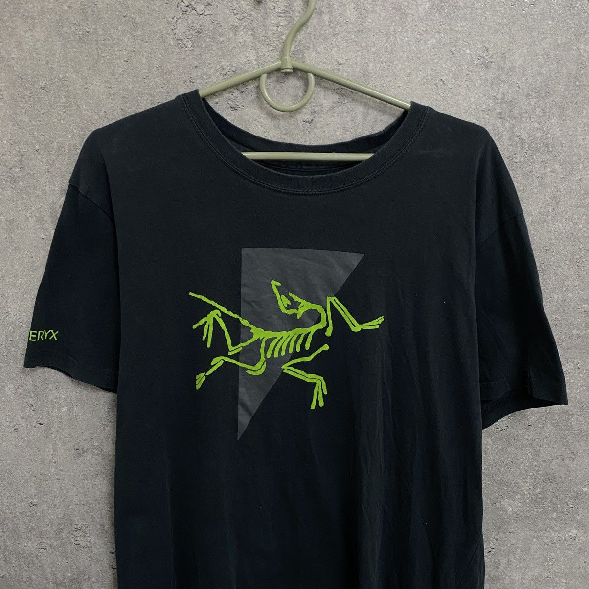 Arc'teryx Vintage Arc’teryx T-Shirt Big Logo Size US M / EU 48-50 / 2 - 5 Thumbnail