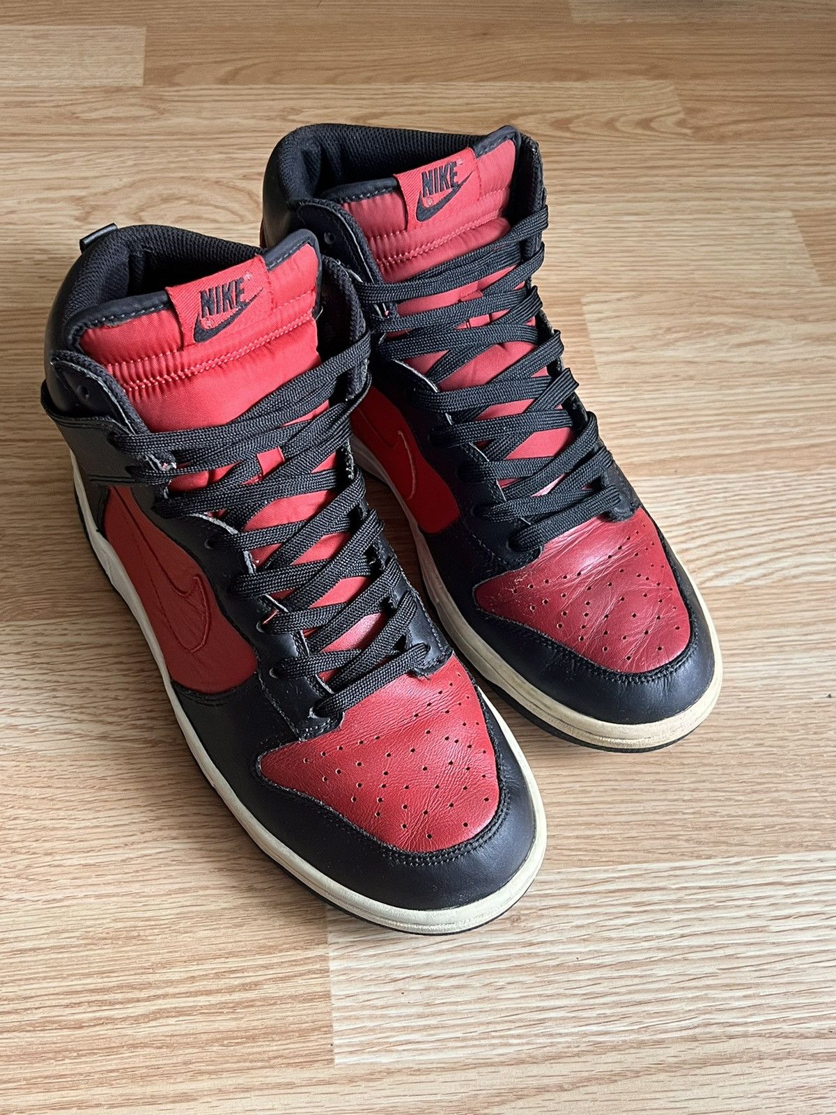 Nike Vintage Nike Dunk Hi Varsity Red Bred Black 2010 Us 10 Size US 10 / EU 43 - 2 Thumbnail