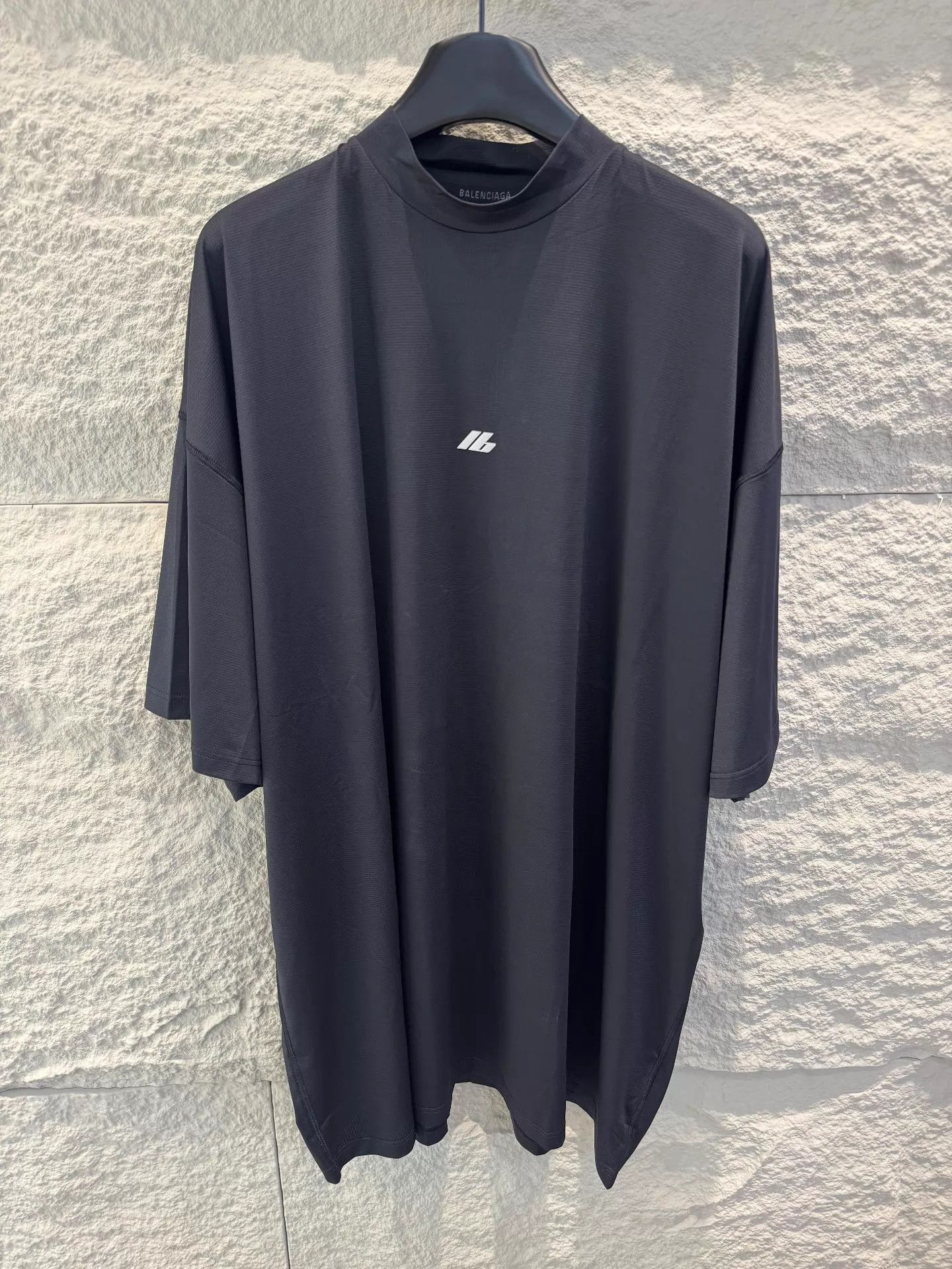 Balenciaga Balenciaga 24F Black Small Logo Unisex Short Tee S Size US S / EU 44-46 / 1 - 1 Thumbnail