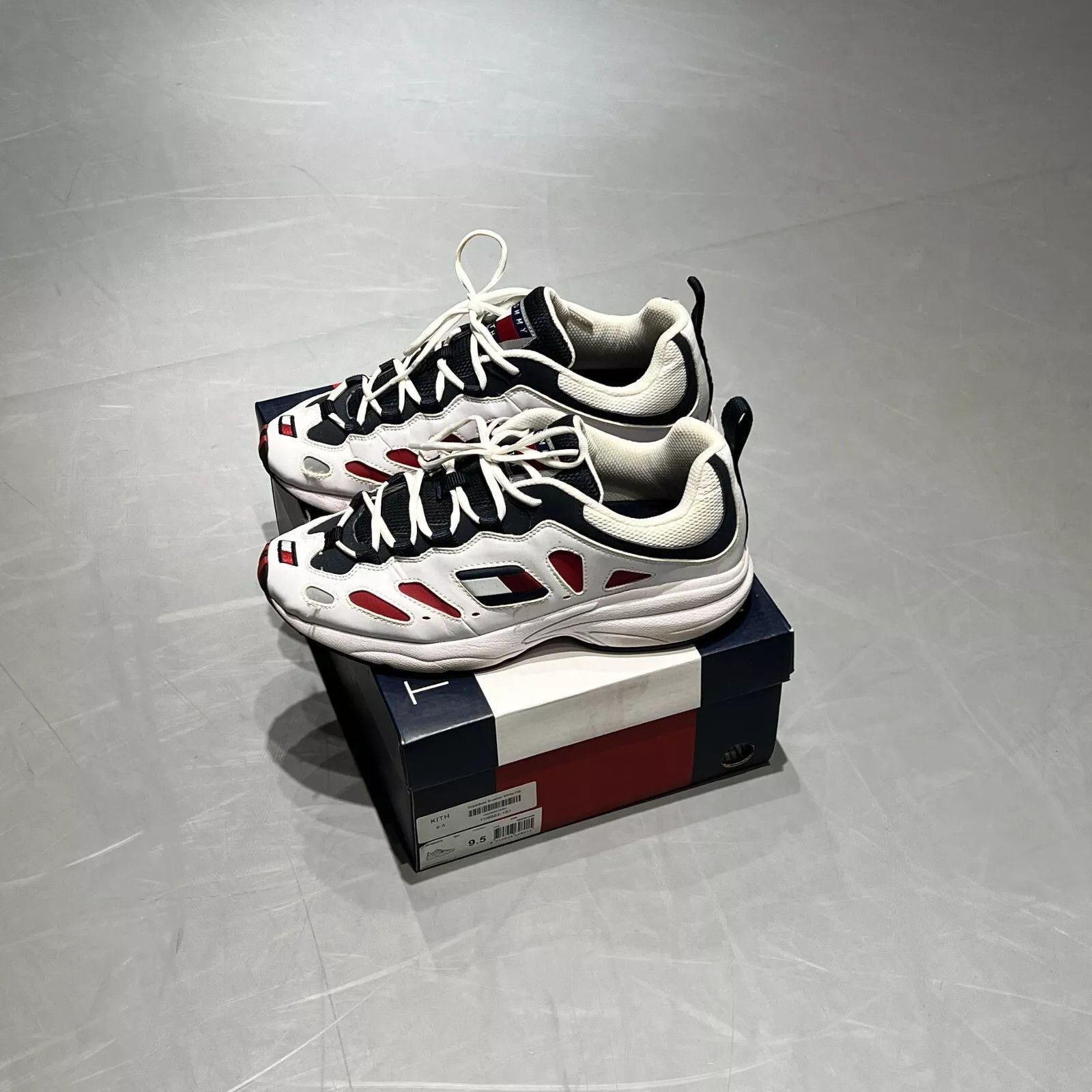 Kith × Tommy Hilfiger Tommy Hilfiger x Kith (SS19) - Hyperbole Trainers Size US 9.5 / EU 42-43 - 8 Thumbnail