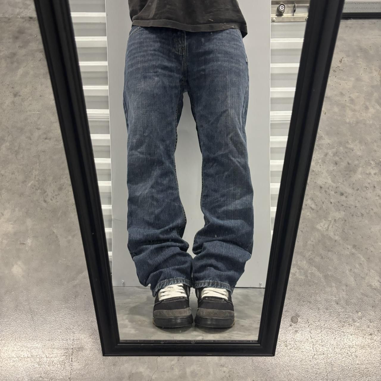 Levi's × Vintage Crazy Vintage Y2K/2000s Grunge Dark Wash Levi’s Denim Jeans! Size US 32 / EU 48 - 1 Thumbnail