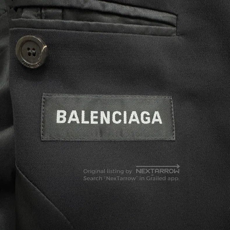 Balenciaga Balenciaga Solid Color Buttoned Shoulder Coat Size US M / EU 48-50 / 2 - 2 Thumbnail