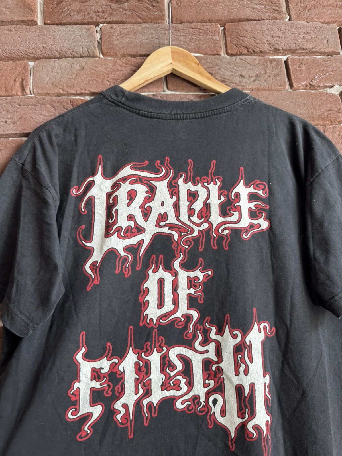 Band Tees Rare Vintage 90s Cradle Of Filth Dani Filth Band T-shirt Size US L / EU 52-54 / 3 - 8 Thumbnail
