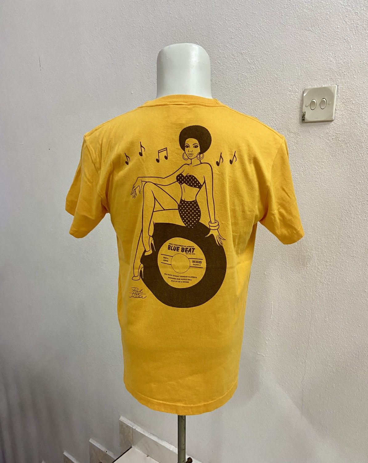 Other RED HOT MAMA BLUE BEAT RECORDS TEE Size US M / EU 48-50 / 2 - 6 Thumbnail