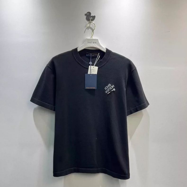 Louis Vuitton Louis Vuitton 24 New Pin Embroidered Logo Short Sleeve Size US M / EU 48-50 / 2 - 1 Thumbnail
