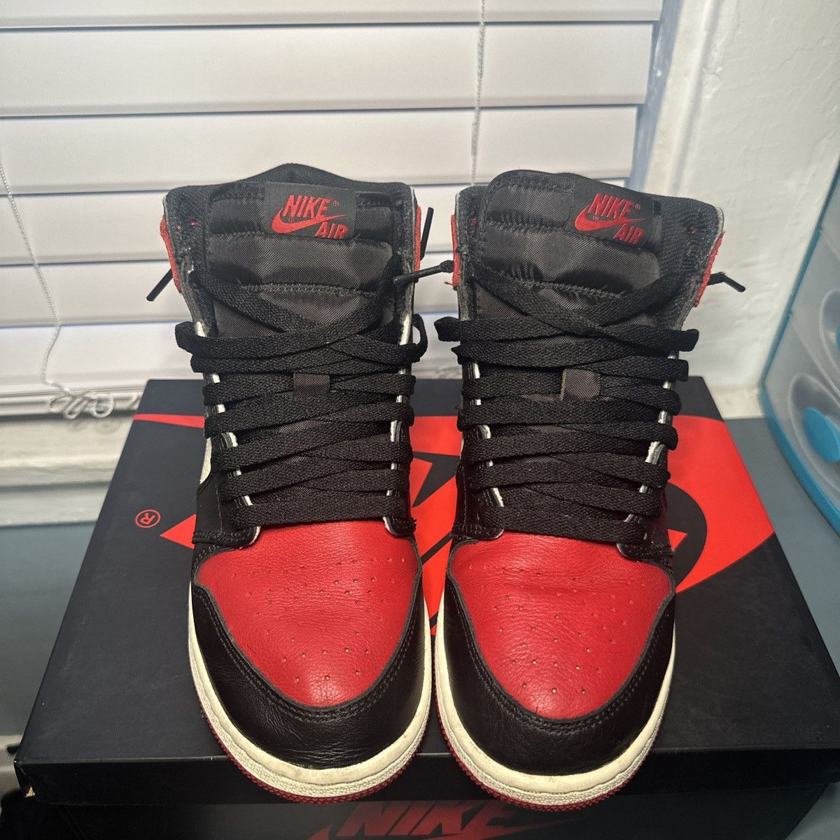 Jordan Brand × Nike Air Jordan 1 Retro High OG BG "Bred Toe" US 7Y Size US 7 / EU 40 - 3 Thumbnail