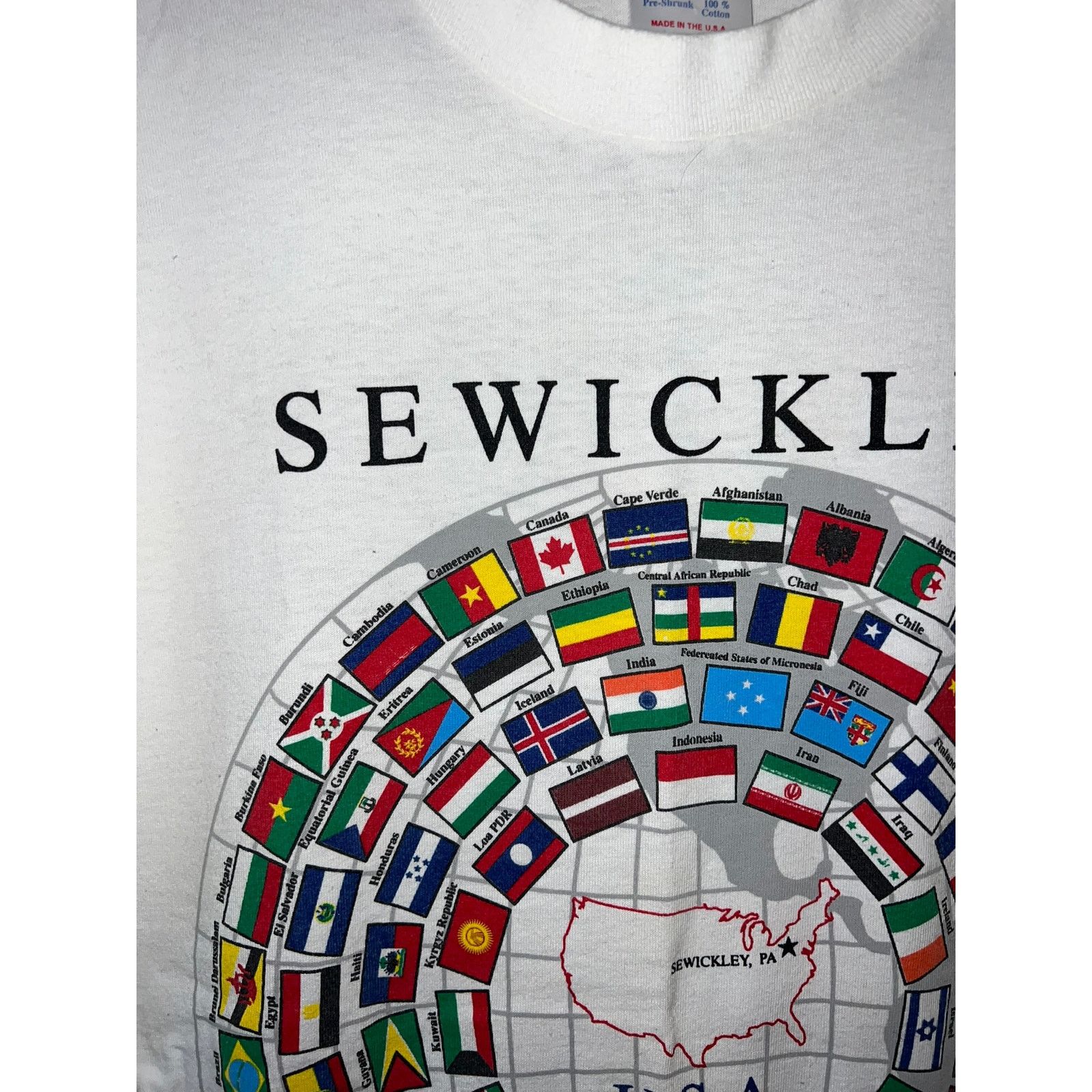 Vintage Vintage World Flag Shirt Sewickley World Class City Tee 90s Size US L / EU 52-54 / 3 - 2 Thumbnail