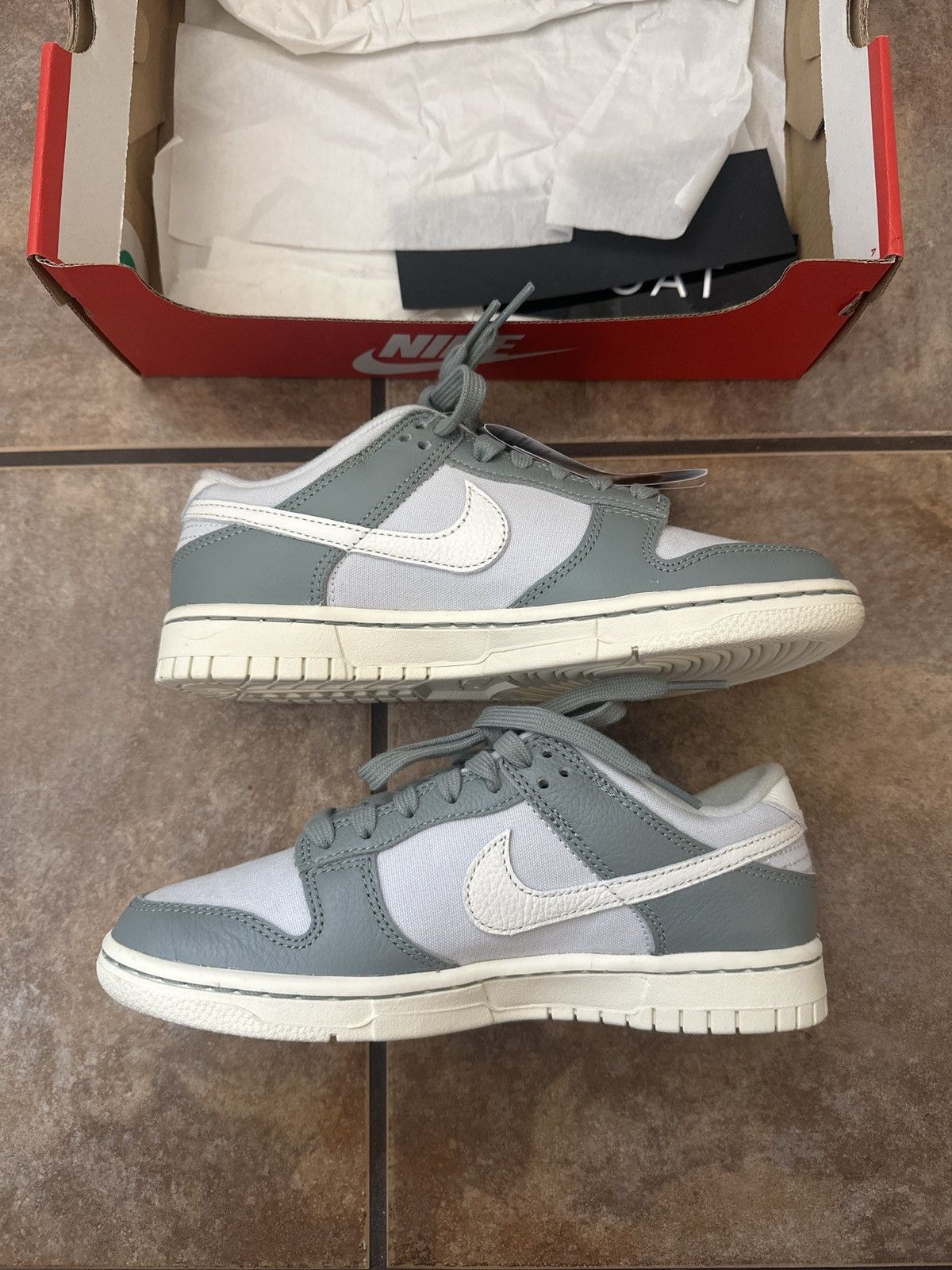 Nike Dunk Low 'Mica Green' Size US 5 / EU 37 - 2 Thumbnail