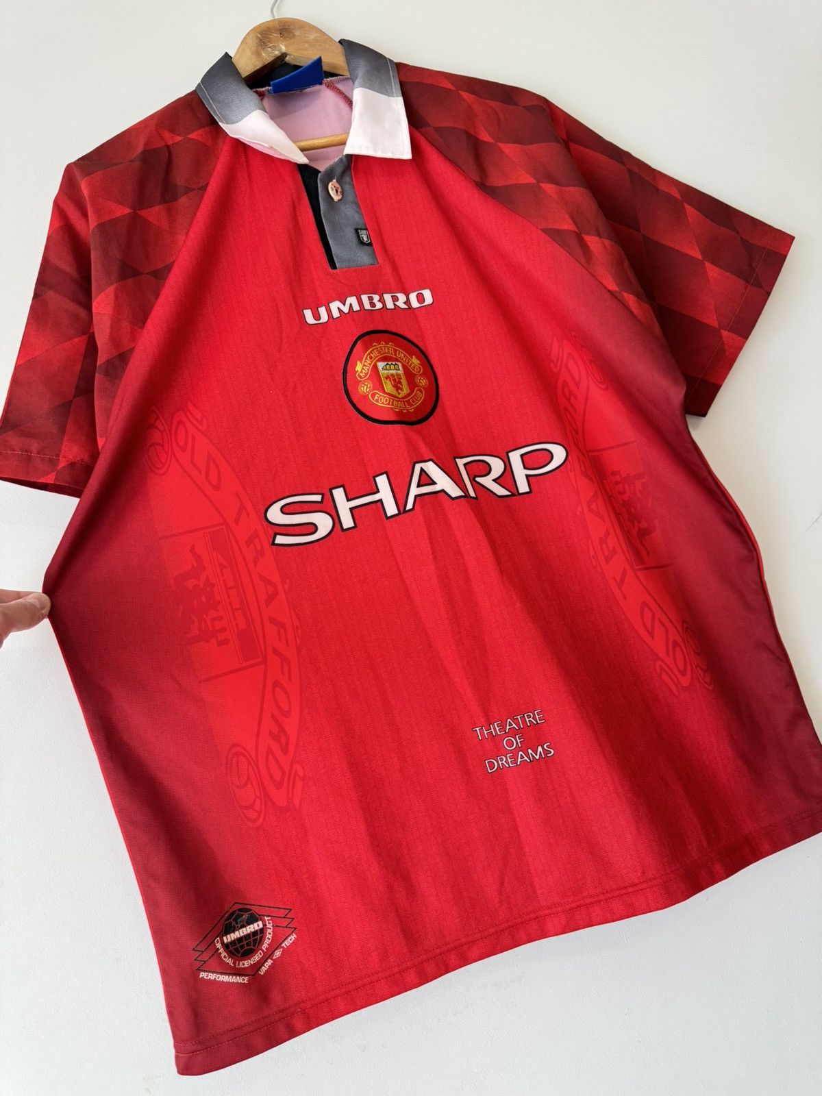 Umbro Vintage Manchester United 1996-1998 Home Soccer Jersey Shirt Size US L / EU 52-54 / 3 - 5 Thumbnail