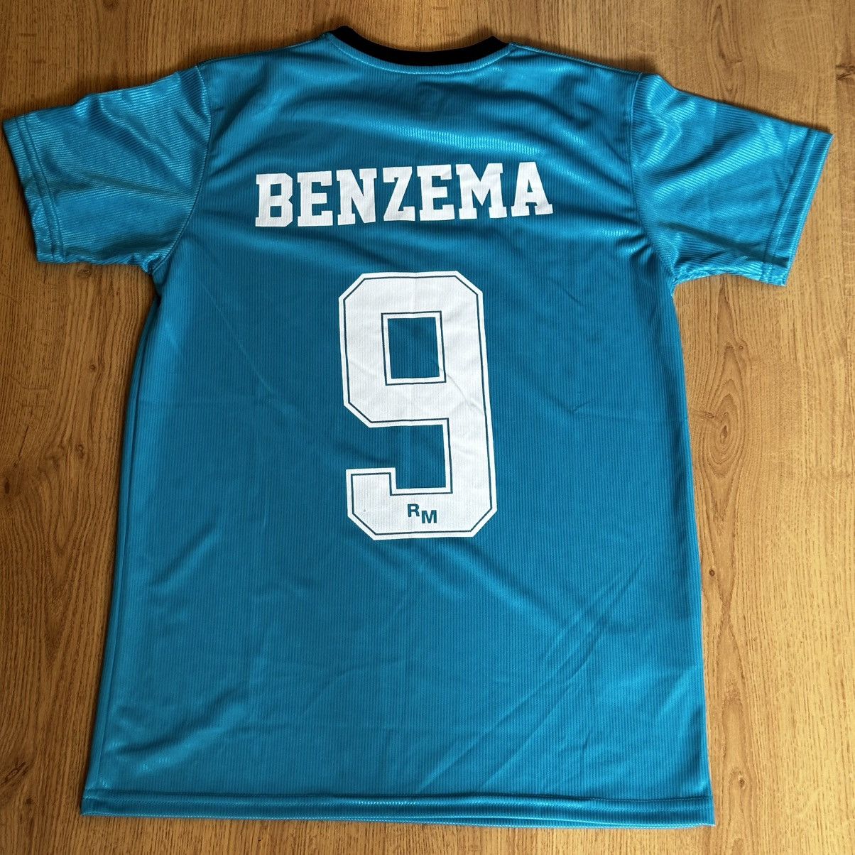 Other Real Madrid 9 Benzema Jersey Football Soccer Shirt Size US S / EU 44-46 / 1 - 4 Thumbnail