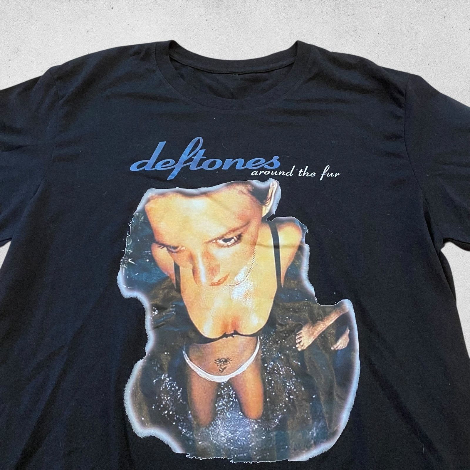 Band Tees × Vintage Vintage Deftones Around The Fur Iron On Graphic Band T Shirt Size US L / EU 52-54 / 3 - 2 Thumbnail