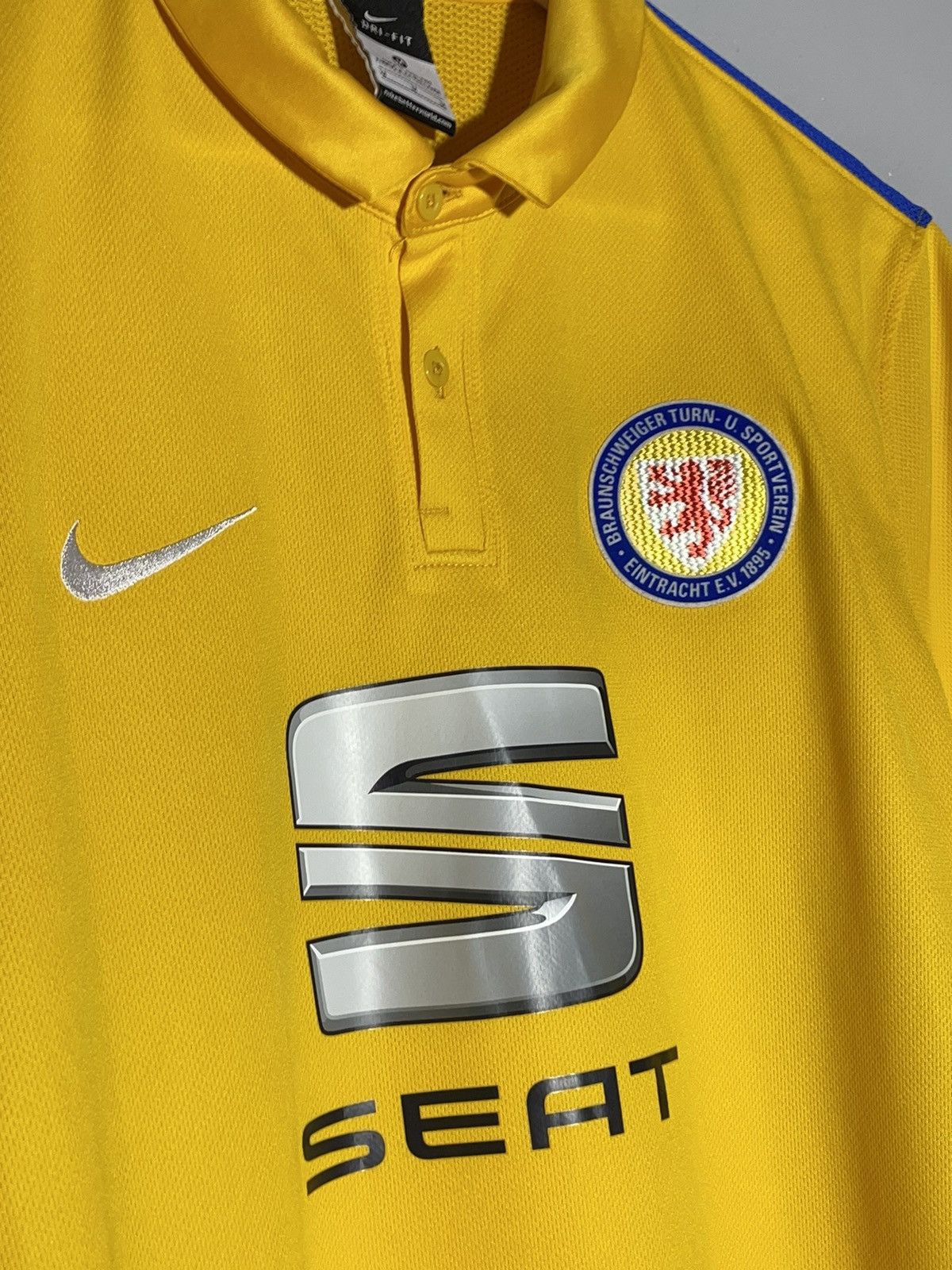 Nike Eintracht Braunschweig 2015-16 Nike Y2k Football Shirt Size US M / EU 48-50 / 2 - 3 Thumbnail