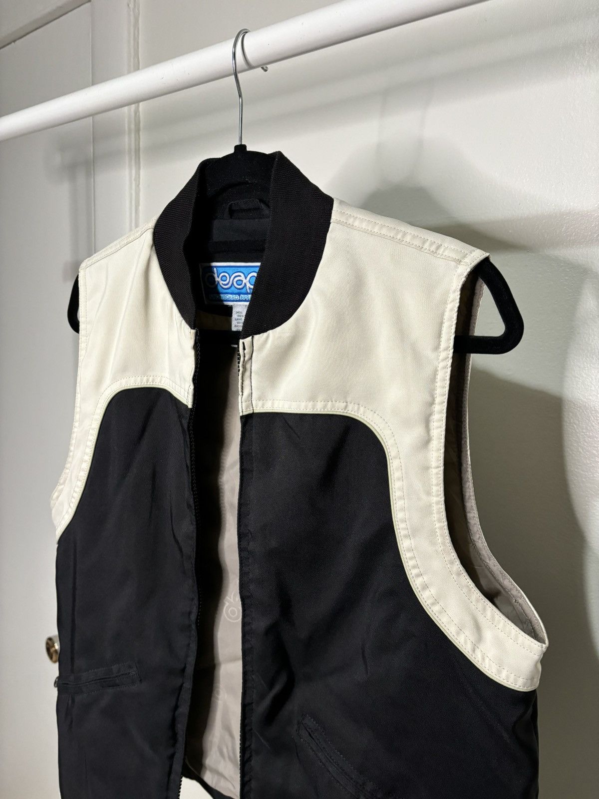 Vintage Vintage 1990s Cream Black Zip-Up Snowboard Vest Size US M / EU 48-50 / 2 - 2 Thumbnail