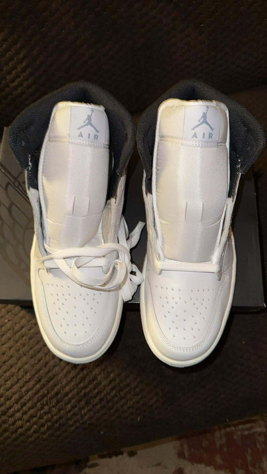 Jordan Brand Nike Jordan 1 retro SE Mid “UNC Mocha” New w/ OG Box! size 8 Size US 8 / EU 41 - 11 Thumbnail