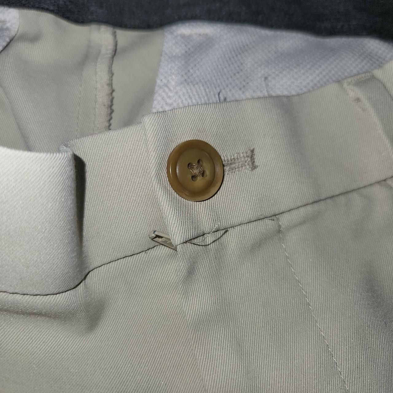Designer × Saks Fifth Avenue Saks Fifth Ave Size 30 Cream Color/(khaki-ish) shorts Size US 30 / EU 46 - 4 Thumbnail