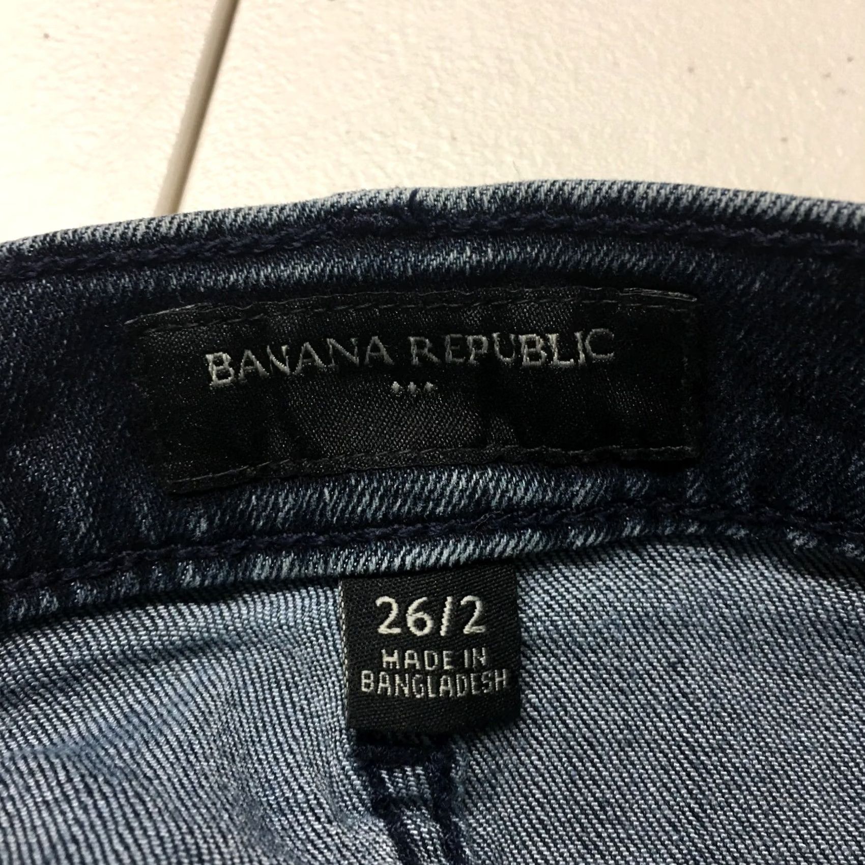 Banana Republic Banana Republic Denim Skirt Womens 2 Blue Dark Wash Denim Zippered Pockets Knee Length Straight & Pencil Casual Womens Size 26" / US 2 / IT 38 - 7 Thumbnail