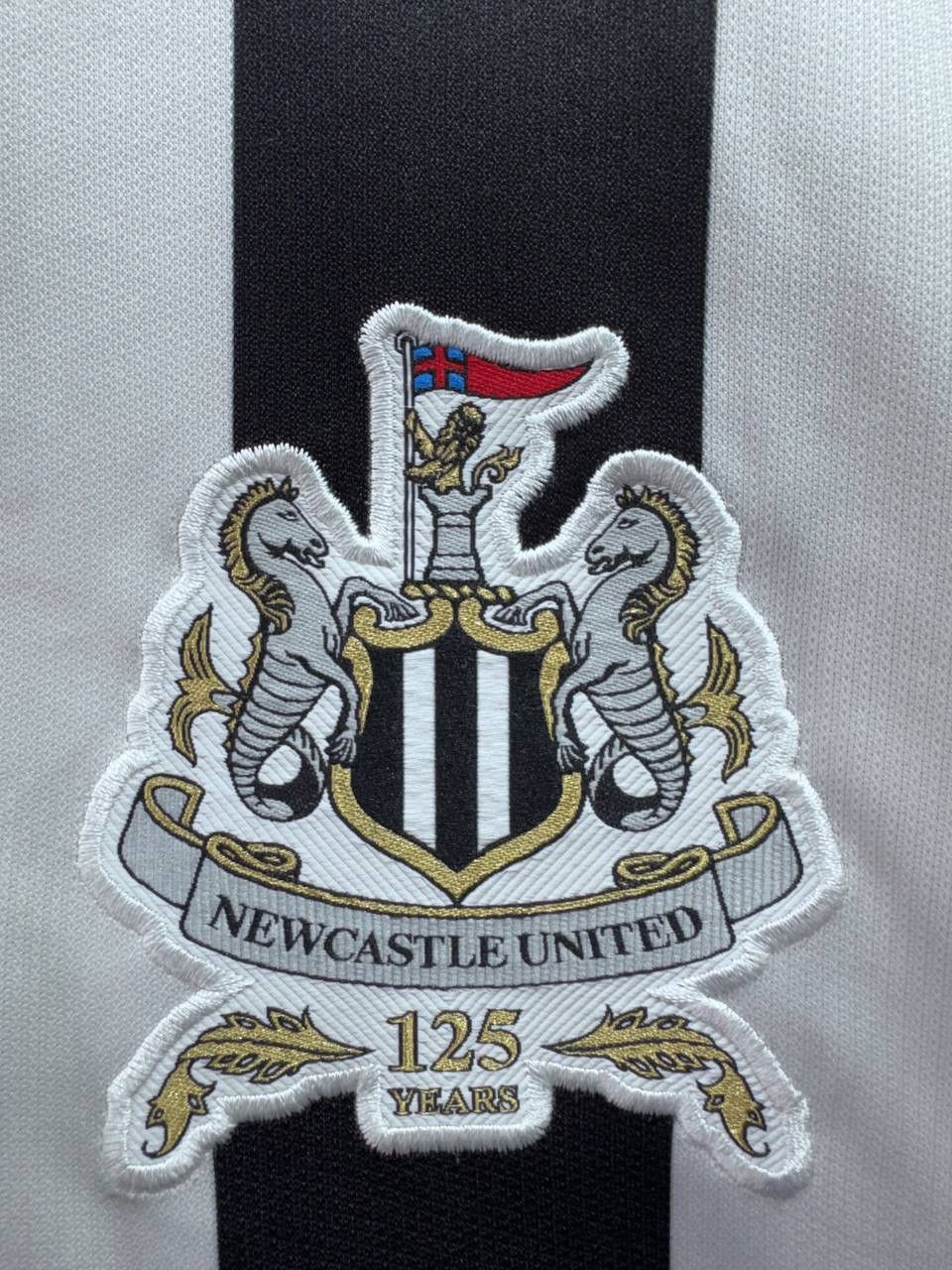 Puma Puma Newcastle United 2017-2018 Home Football Shirt Jersey Size US XL / EU 56 / 4 - 9 Thumbnail
