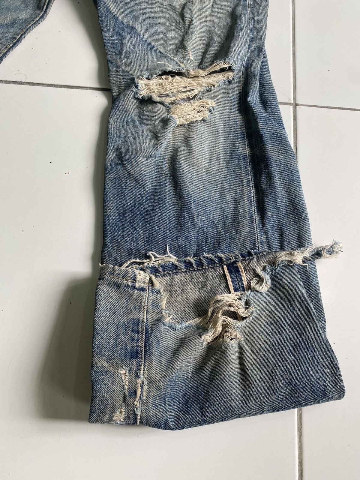 Composition by Kenzo × Levi's Vintage Clothing Vintage Levi’s BE distressed selvedge Size US 33 - 7 Thumbnail