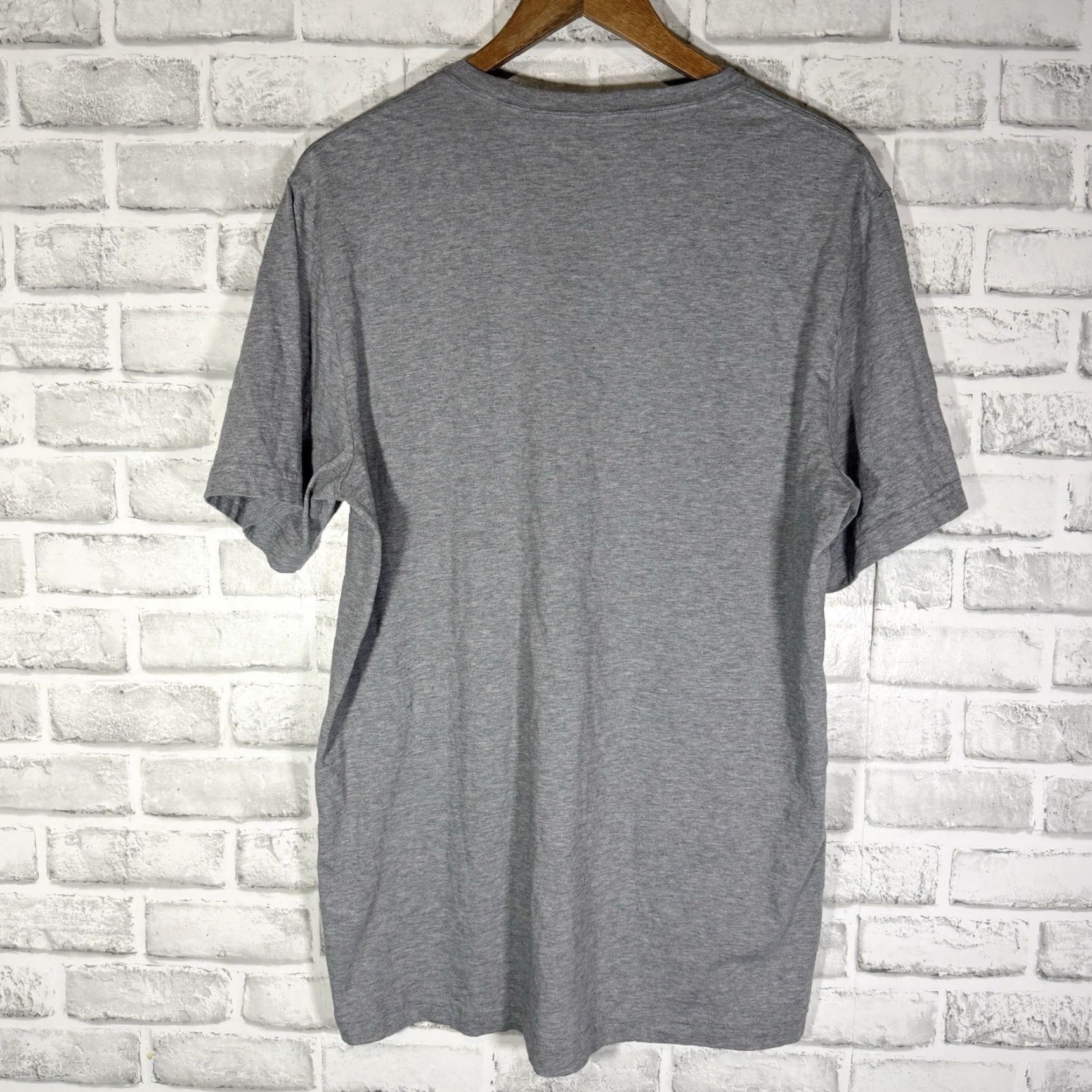TravisMathew **Travis Mathew Gray Casual Graphic Tee Men's Size L** User: Travis Mathew Gray Casual Graphic Tee Men's Size L Size US L / EU 52-54 / 3 - 5 Thumbnail