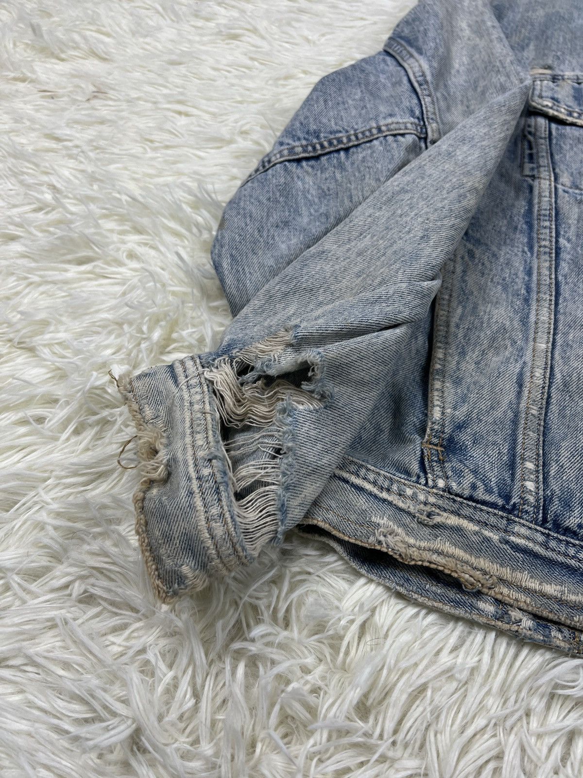 Edwin Vintage Edwin Faded Distressed Denim Jacket Size US L / EU 52-54 / 3 - 6 Thumbnail