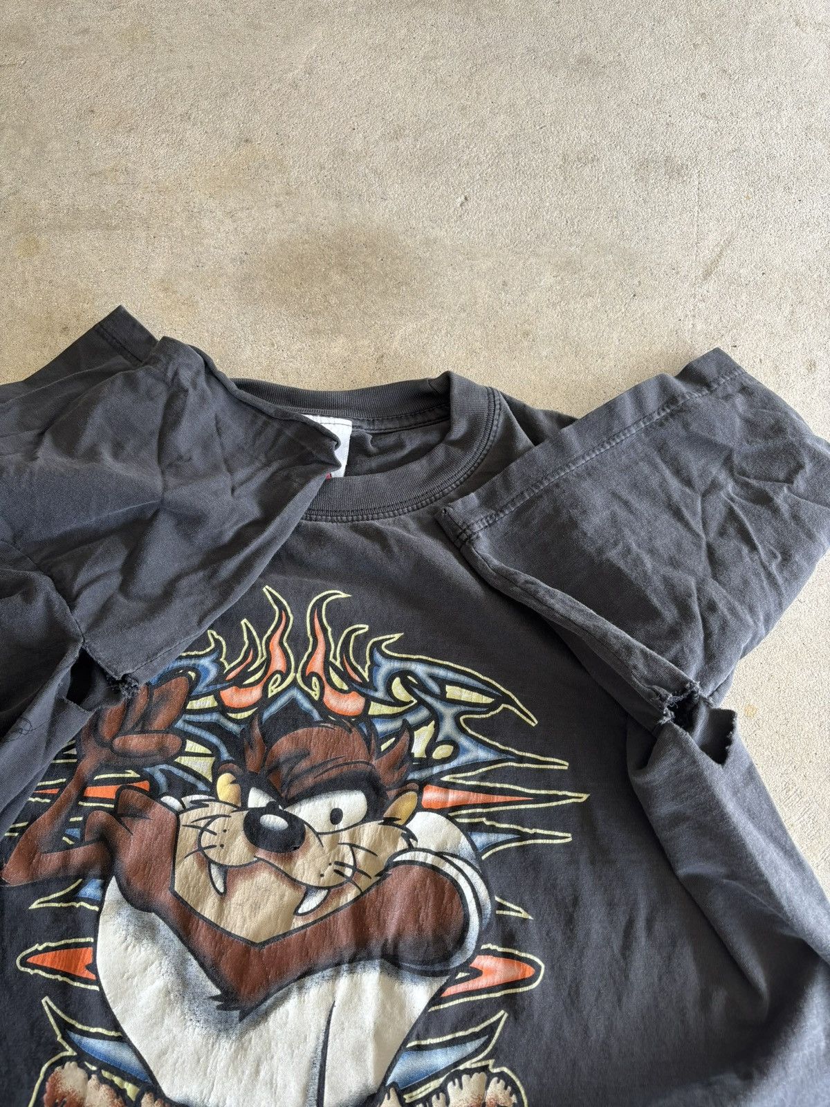 Other Vintage 2000 Taz Looney Tunes Y2K Flame Faded Tee Size US L / EU 52-54 / 3 - 4 Thumbnail