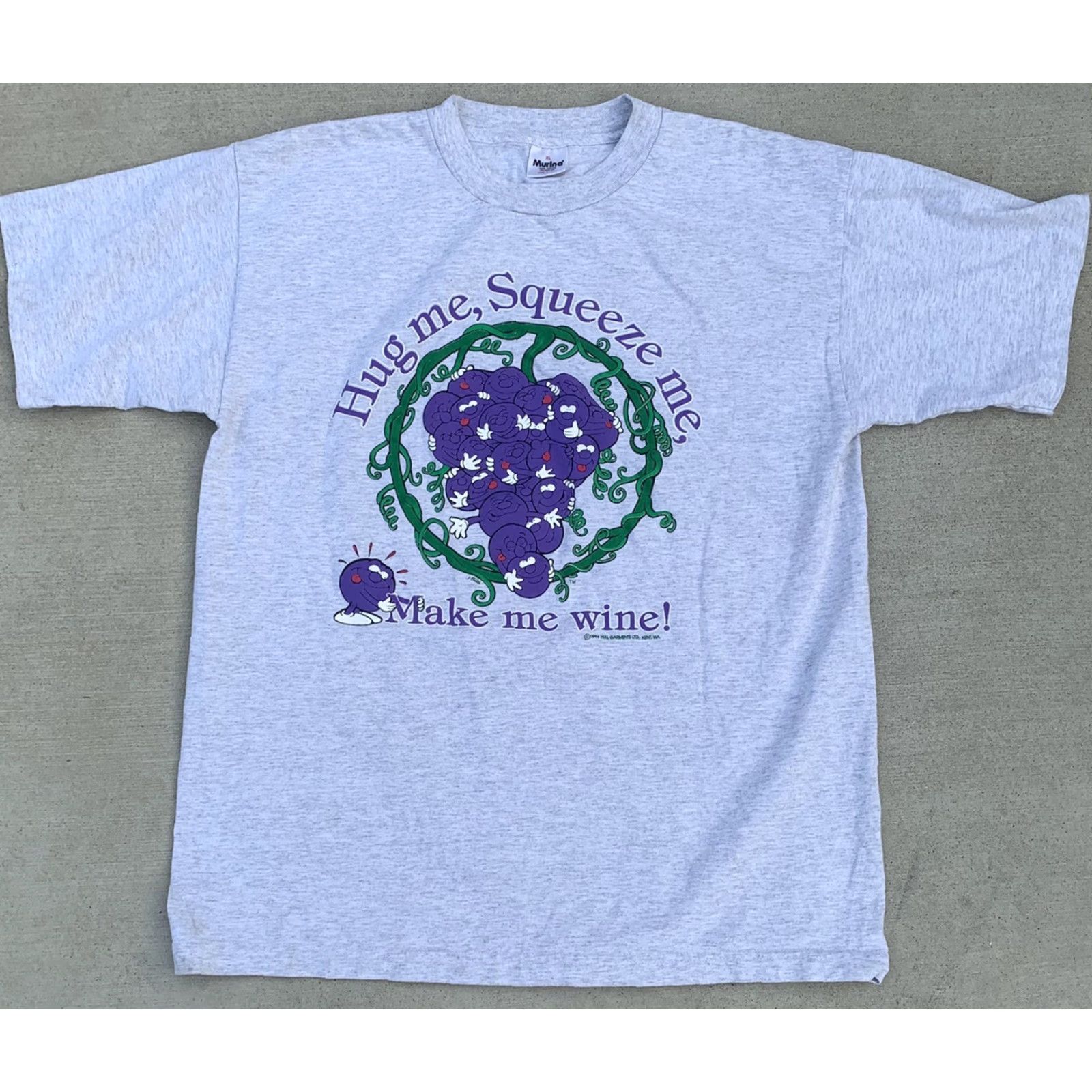 Vintage VINTAGE Hug me Squeeze me Make me wine t-shirt 1994 Hull Garments 90s grapes XL Size XL / US 12-14 / IT 48-50 - 7 Thumbnail