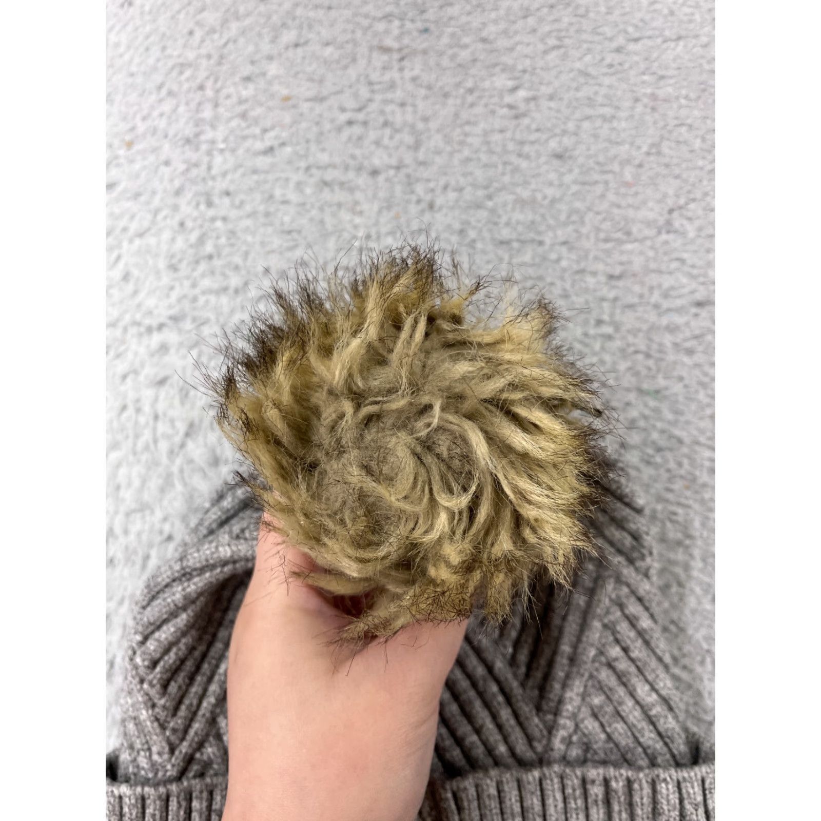 Vintage C.C Exclusive Beanie Womens One Size Gray Knit Rayon Blend Faux Fur Pom Size ONE SIZE - 3 Thumbnail