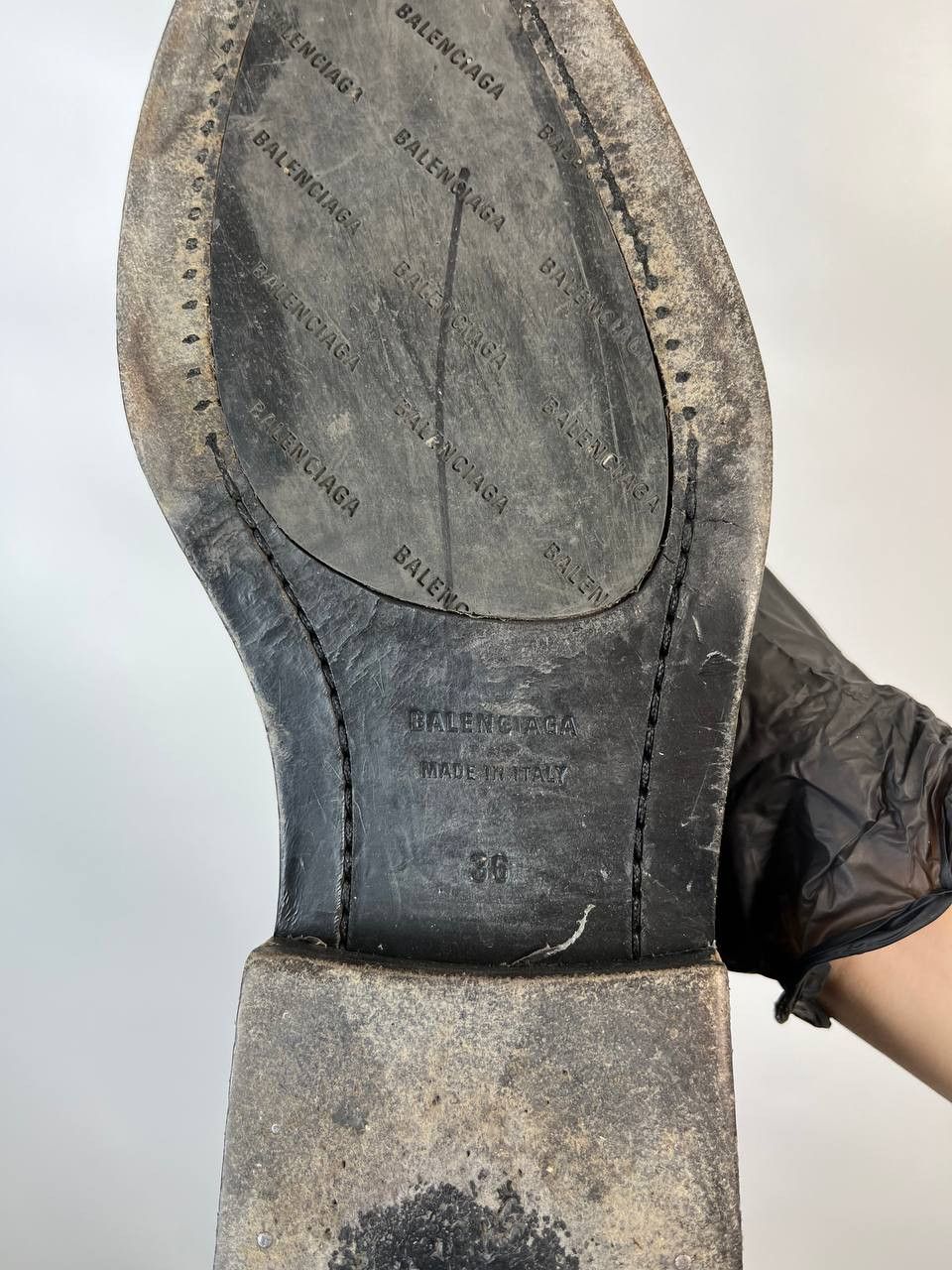 Balenciaga BALENCIAGA Chelsea ZIP-UP LEATHER BOOTS. SIZE 36 Size US 6 / IT 36 - 3 Thumbnail