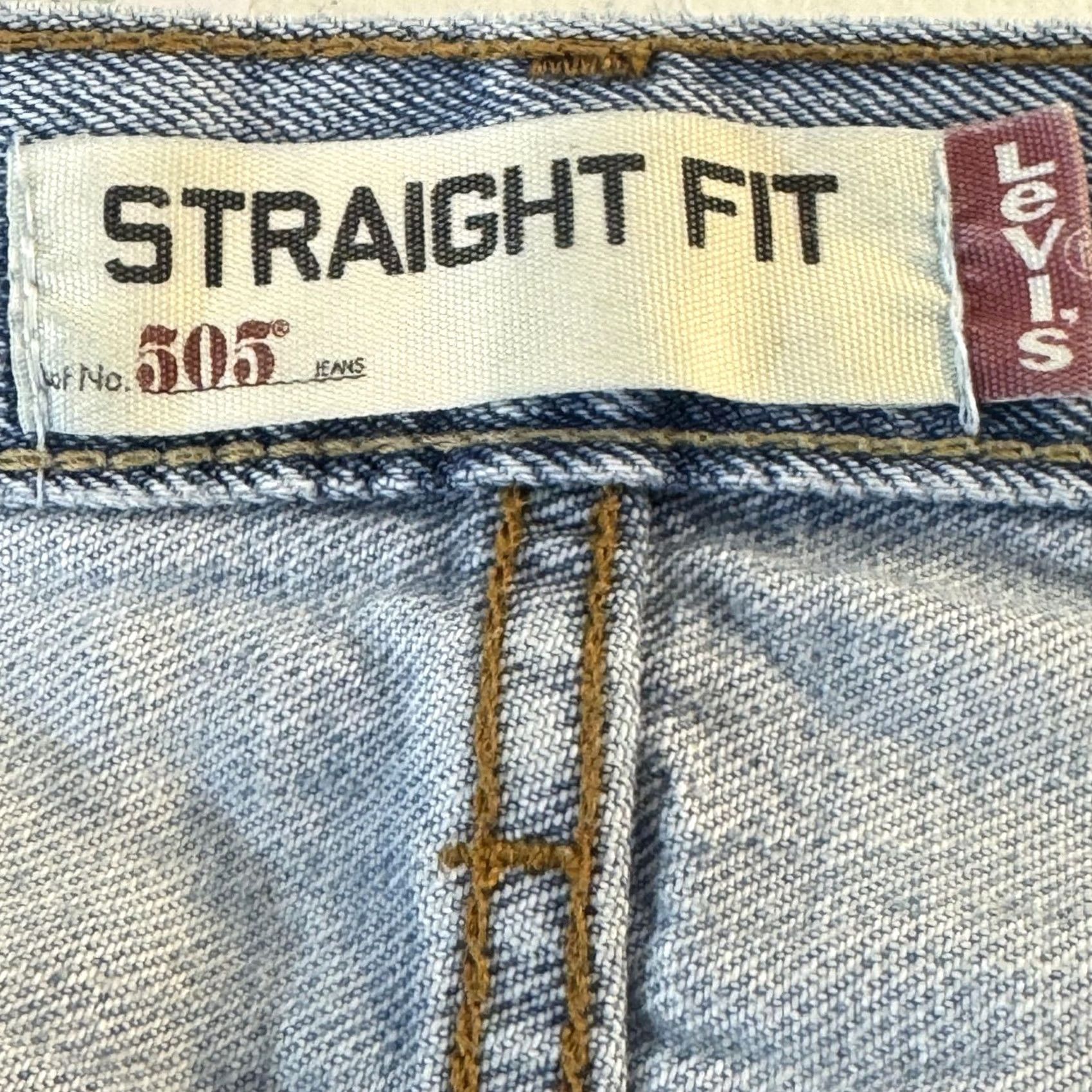 Levi's VINTAGE Levi's 505 Jeans Mens 34x32 Light Wash Blue Straight Fit Denim Zip Fly 5 Pocket Size US 34 / EU 50 - 4 Thumbnail