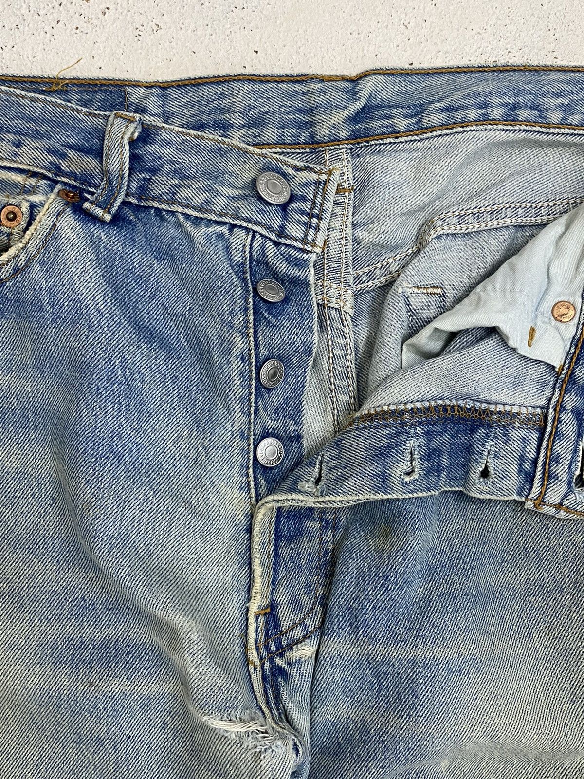 Levi's Vintage 90s Levis 501 Button Fly 311 Distressed Light Blue Size US 31 - 14 Thumbnail