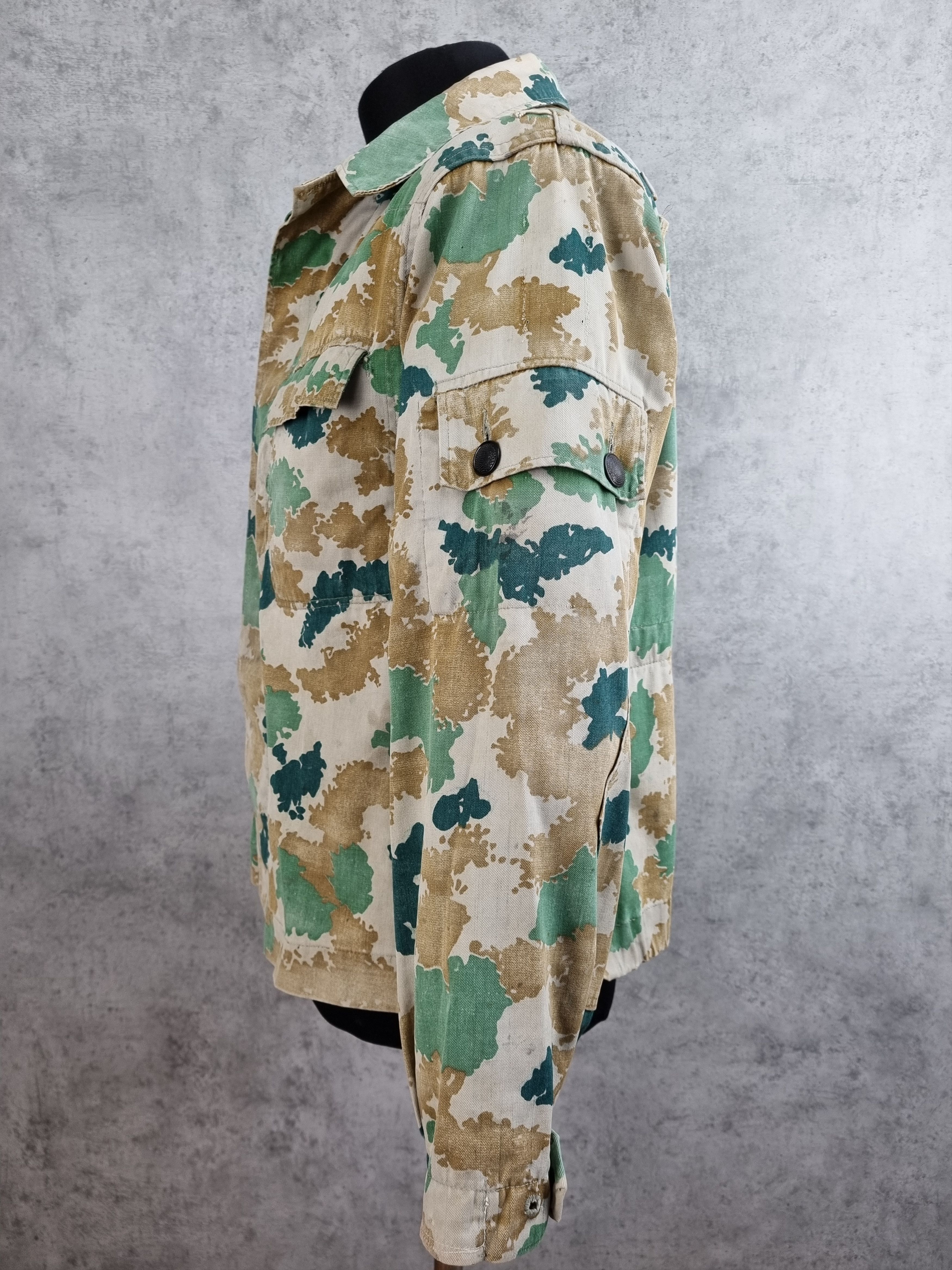 Vintage 50s East German NVA Blumentarn Camouflage Jacket Over Shirt Size US M / EU 48-50 / 2 - 14 Thumbnail
