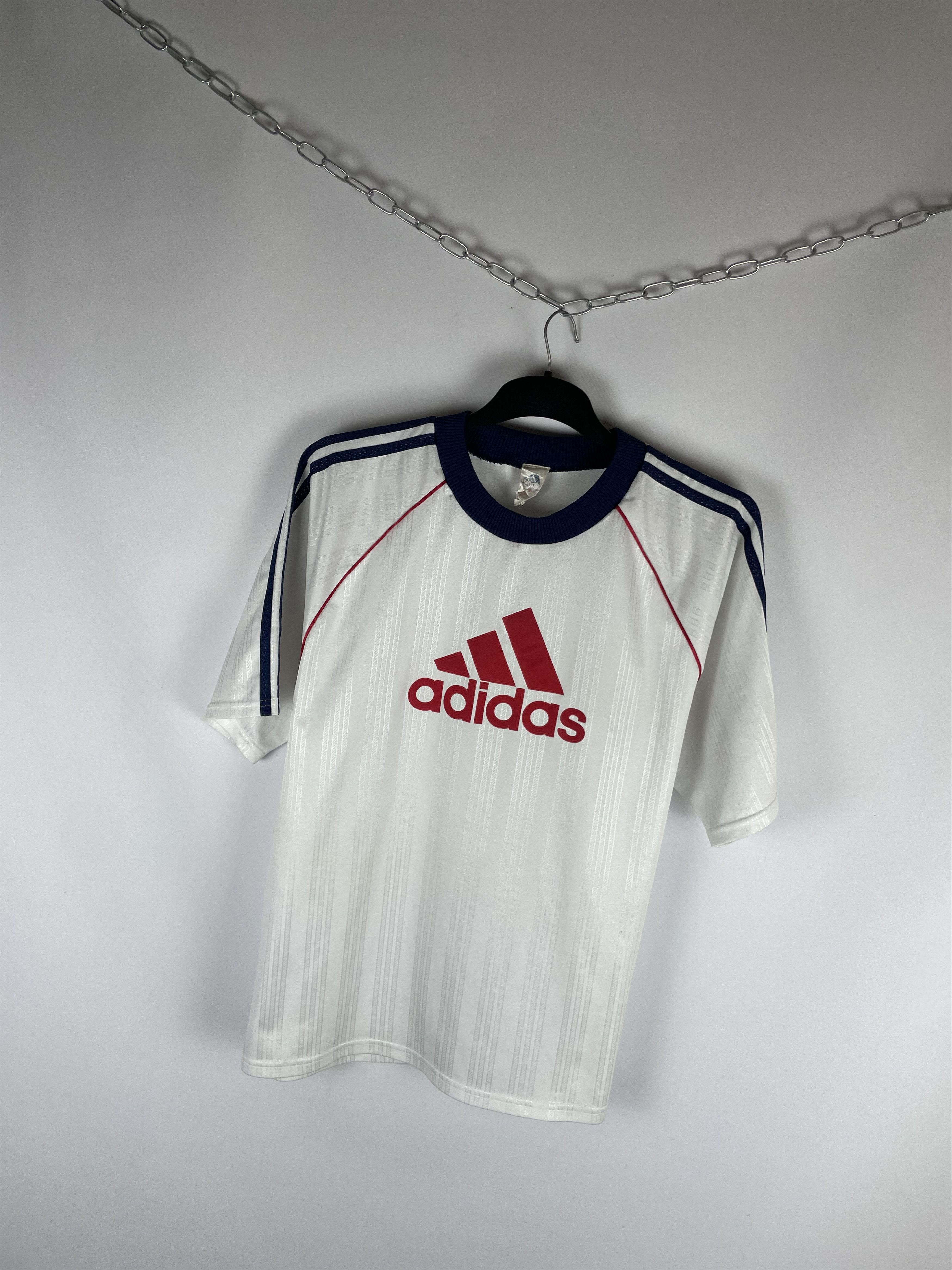 Adidas Vintage 90s Adidas Tee Stripes Streetwear Hype Size US L / EU 52-54 / 3 - 2 Thumbnail